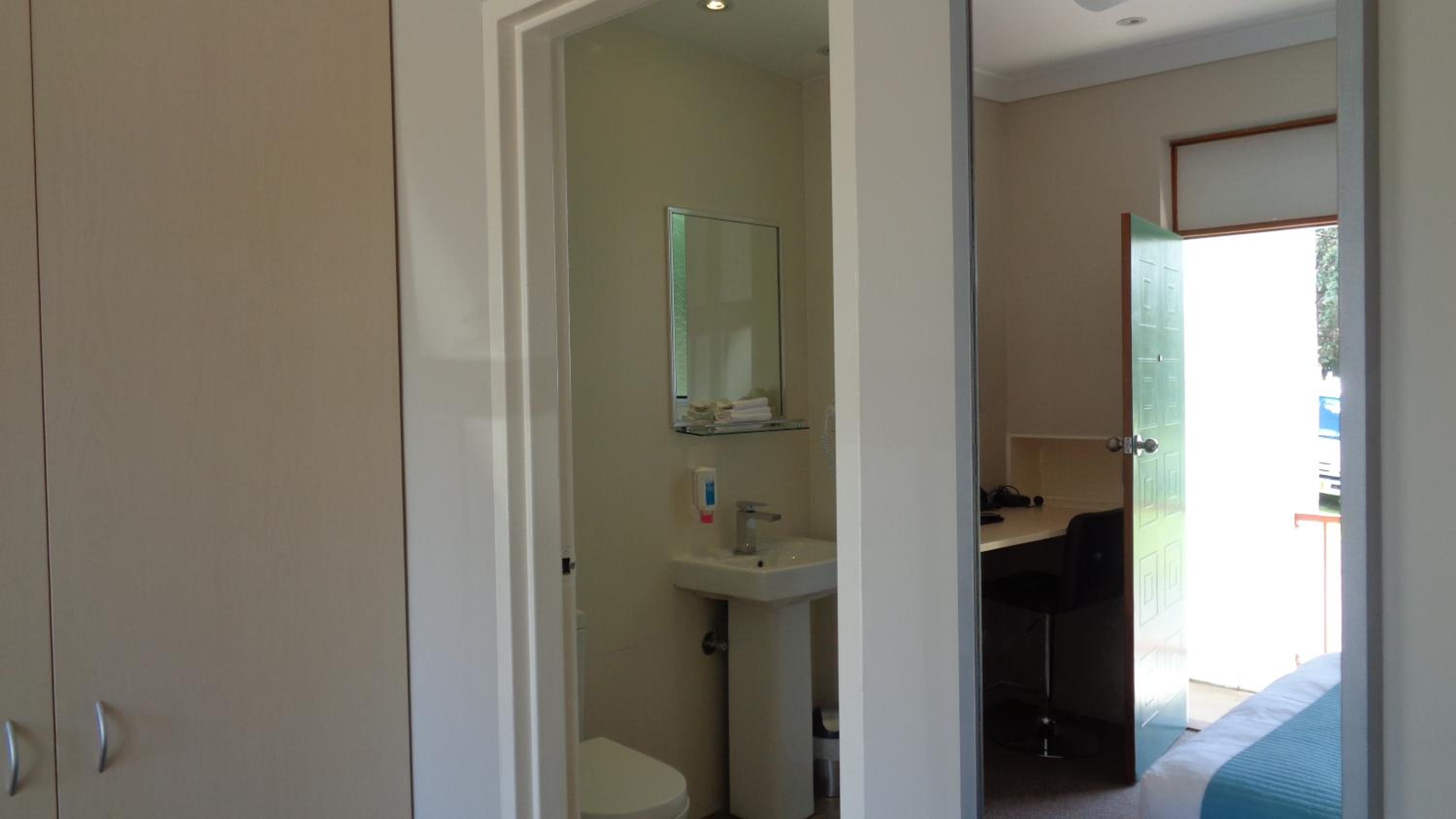 Two Room Studio Apartment photo 2
