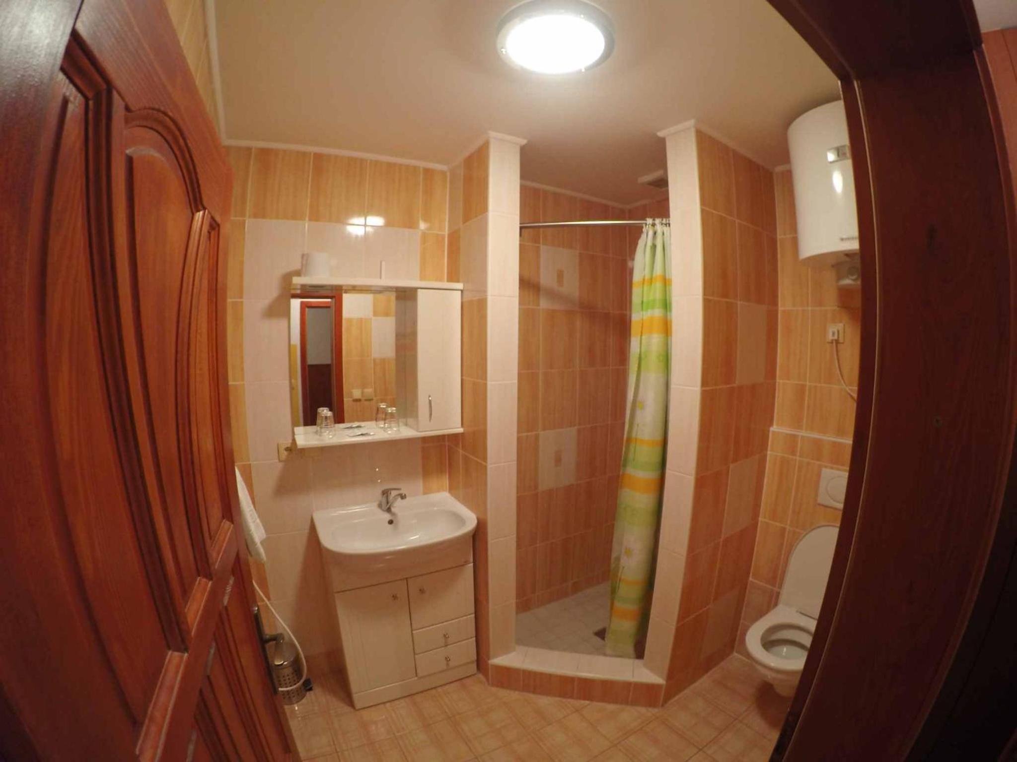 Deluxe Suite - Photo 7