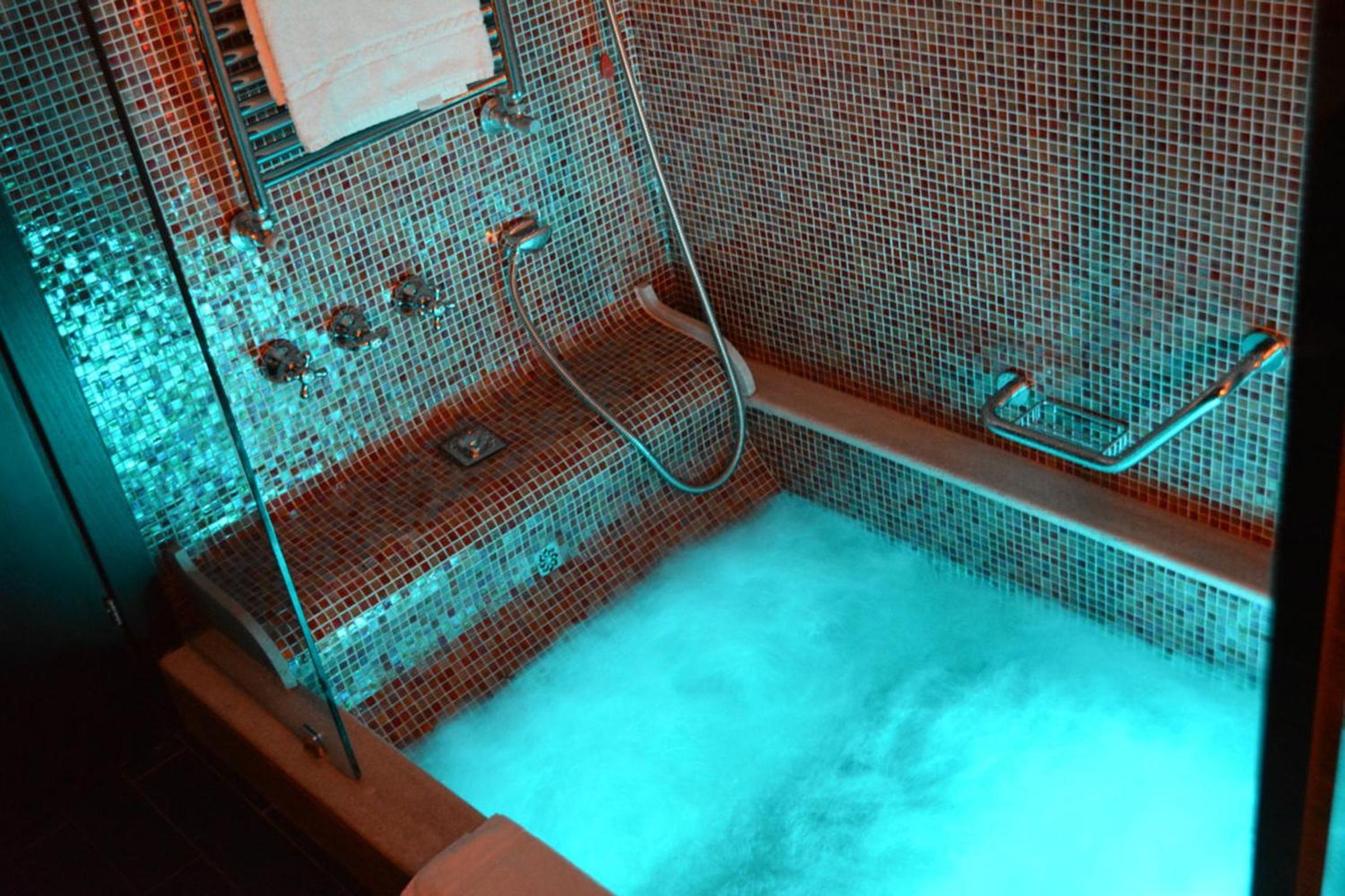 Deluxe Double or Twin Room with Spa Bath