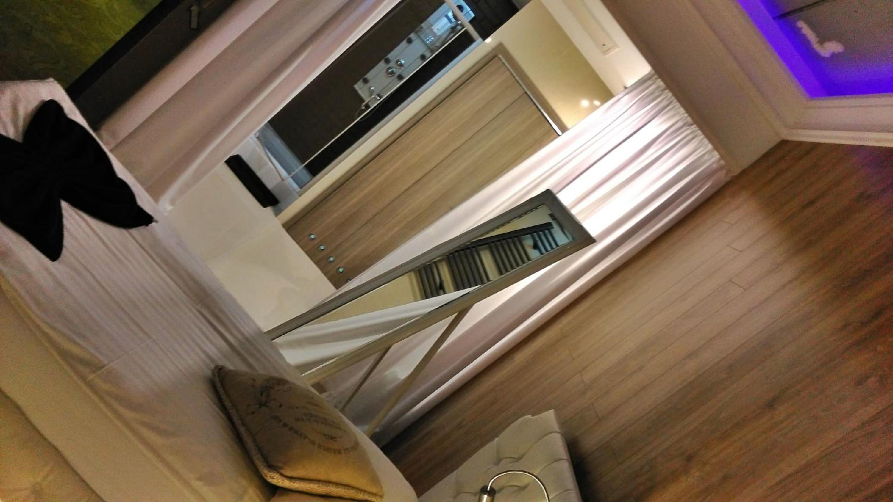 Twin Room - Photo 4