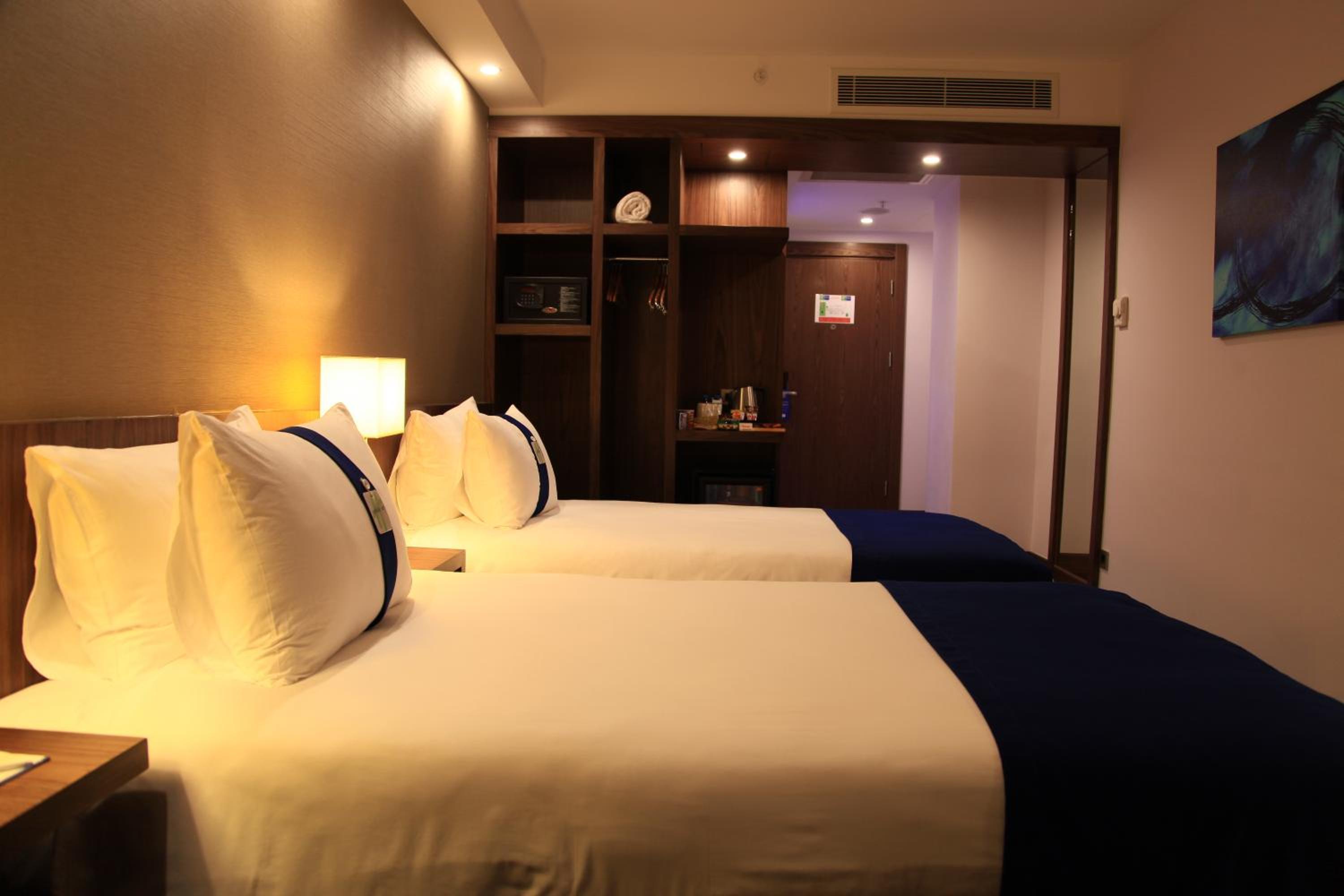 Standard Double or Twin Room photo 1