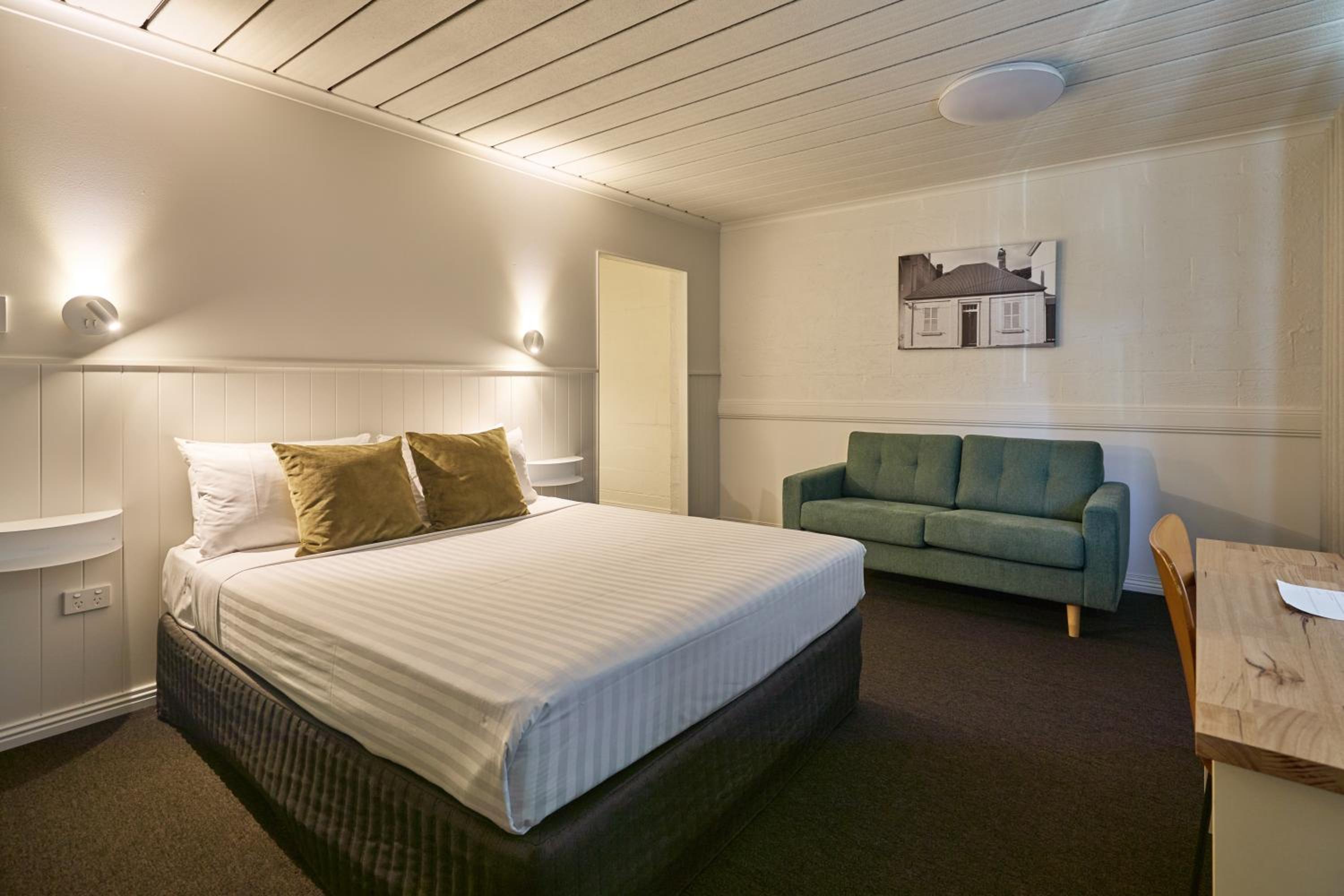 Twin Room with View - Photo 8