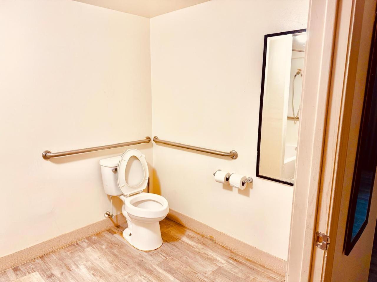 University Inn of Carbondale by Hotel O, Photo 6