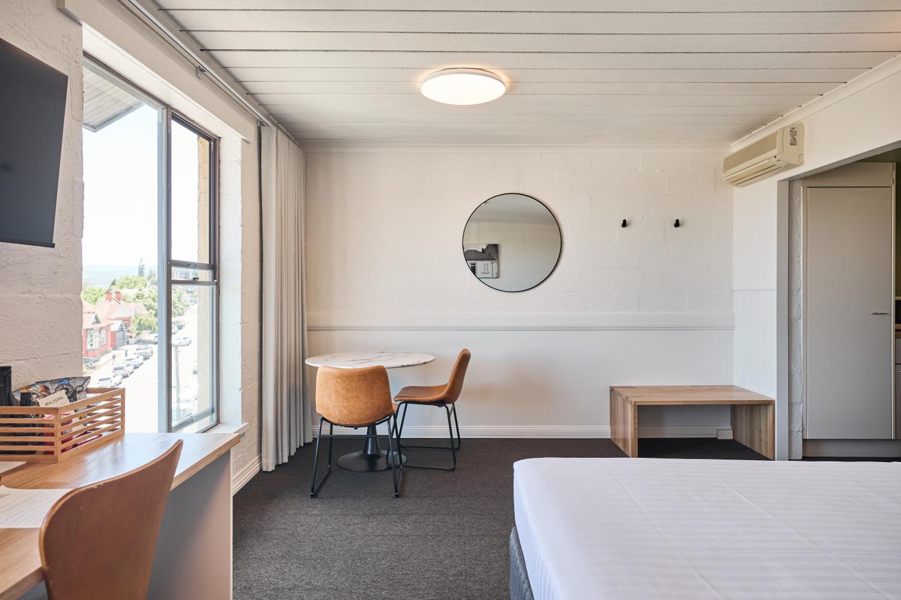 Twin Room with View - Photo 6