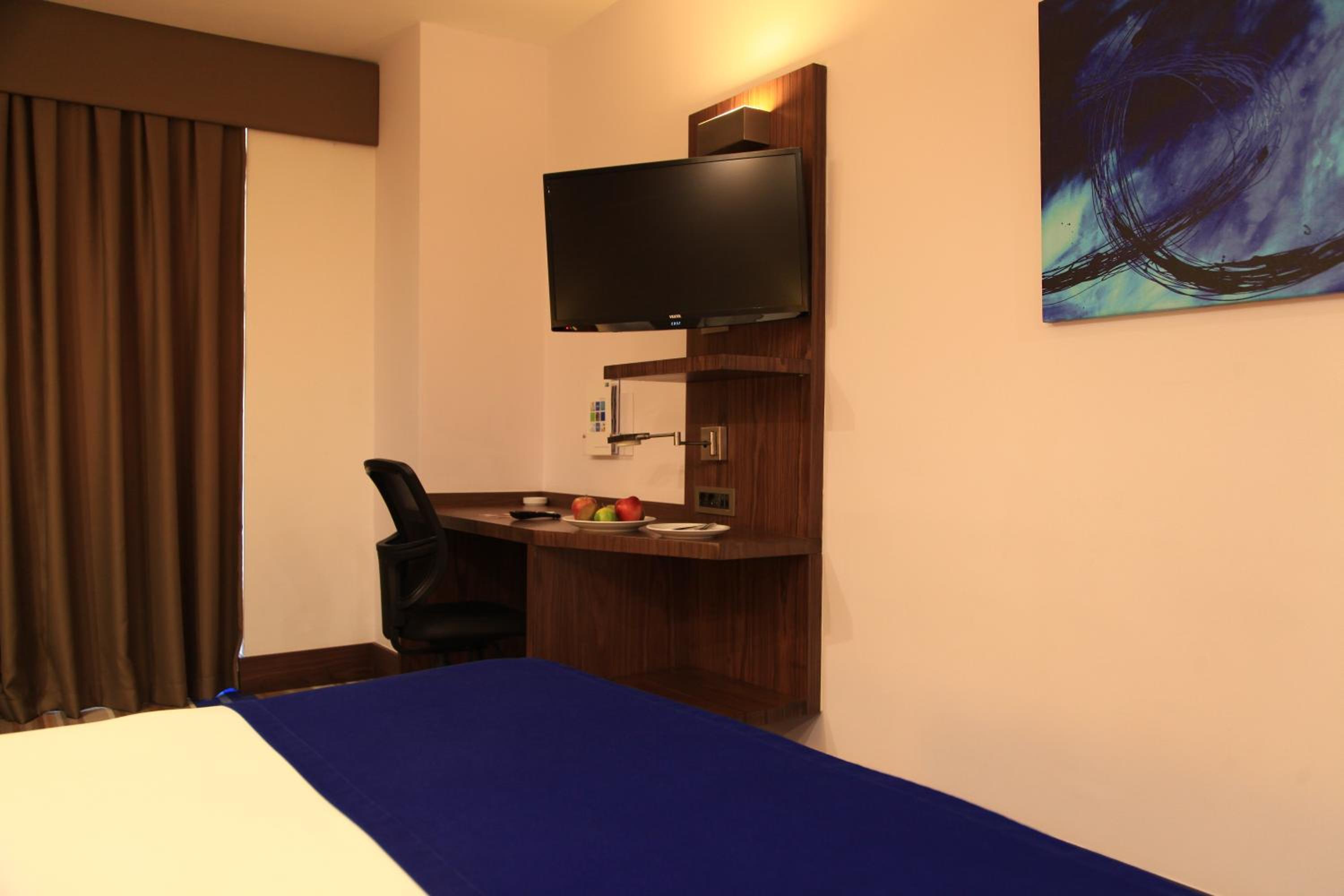 Double Room - Disability Access Shower / Non-Smoking  photo 2
