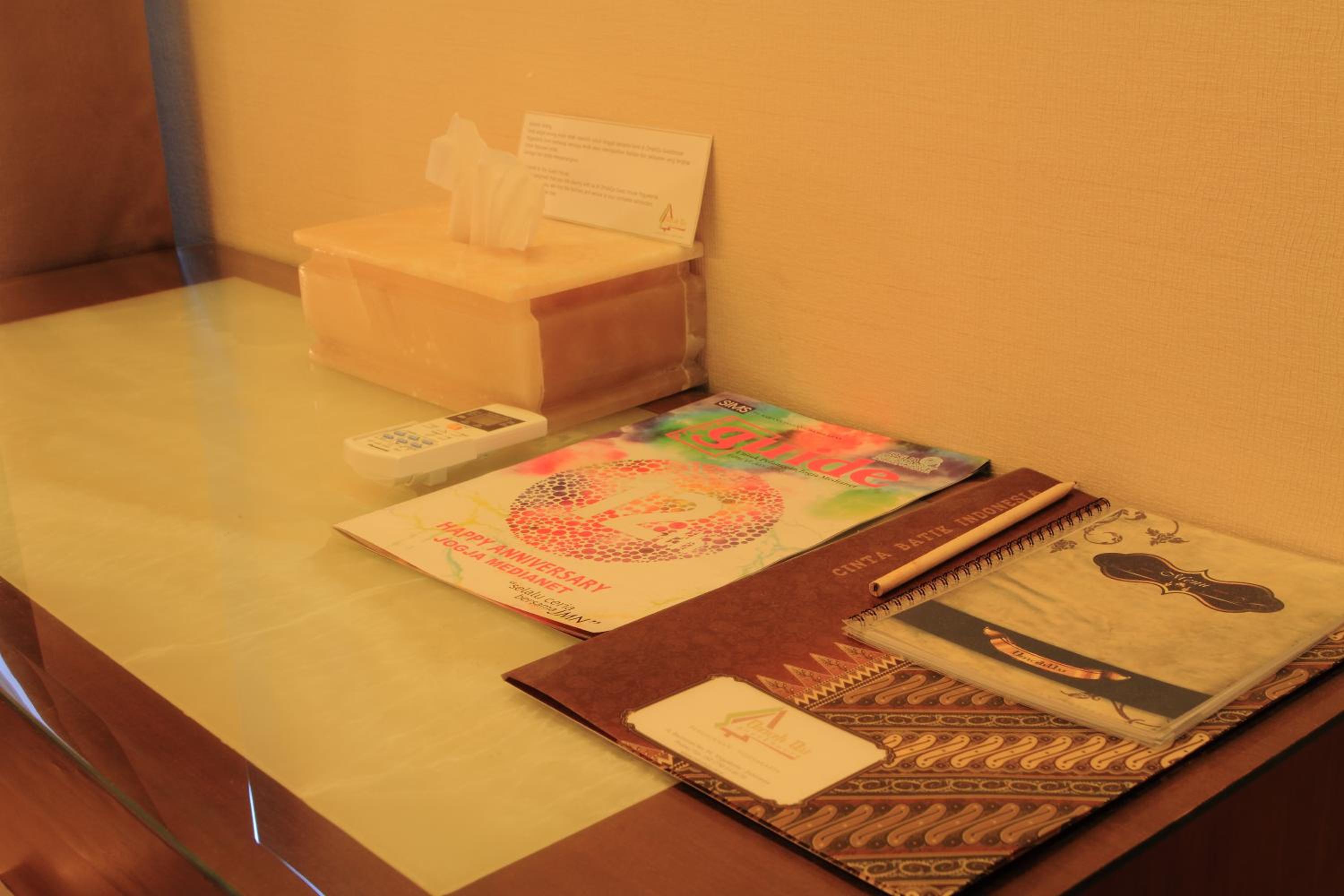 Deluxe King Room - Photo 7