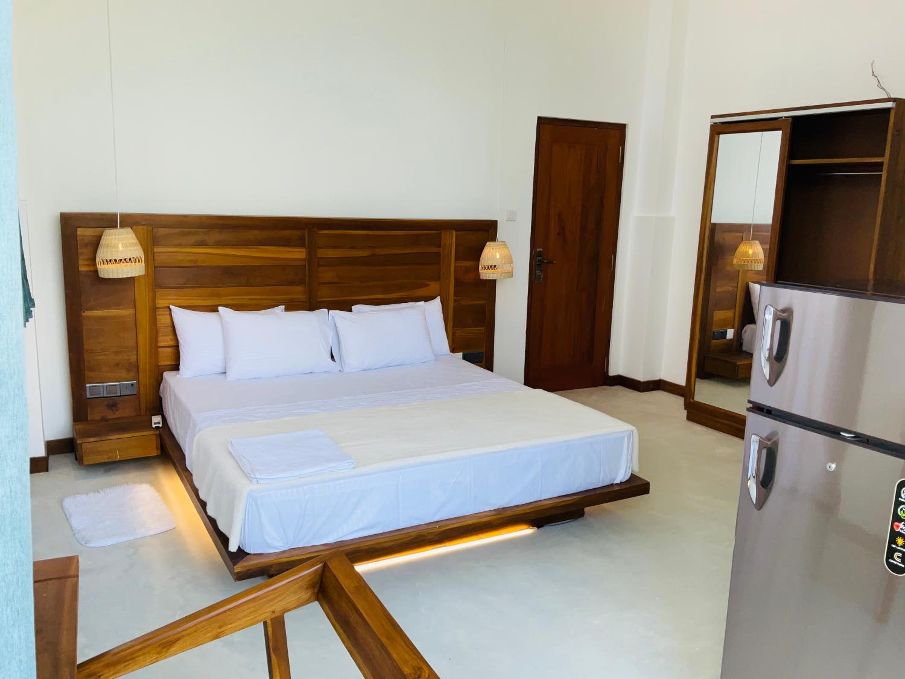 Deluxe Double Room with Balcony photo 2