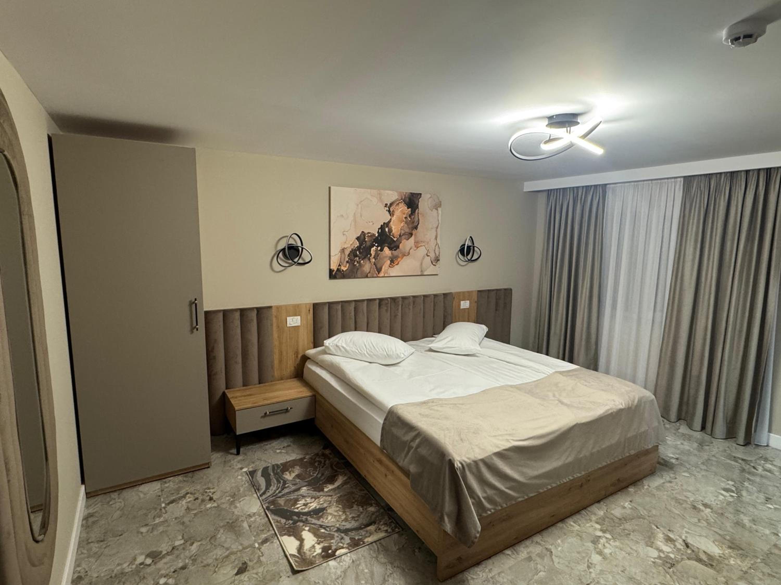 Deluxe Queen Room photo 2