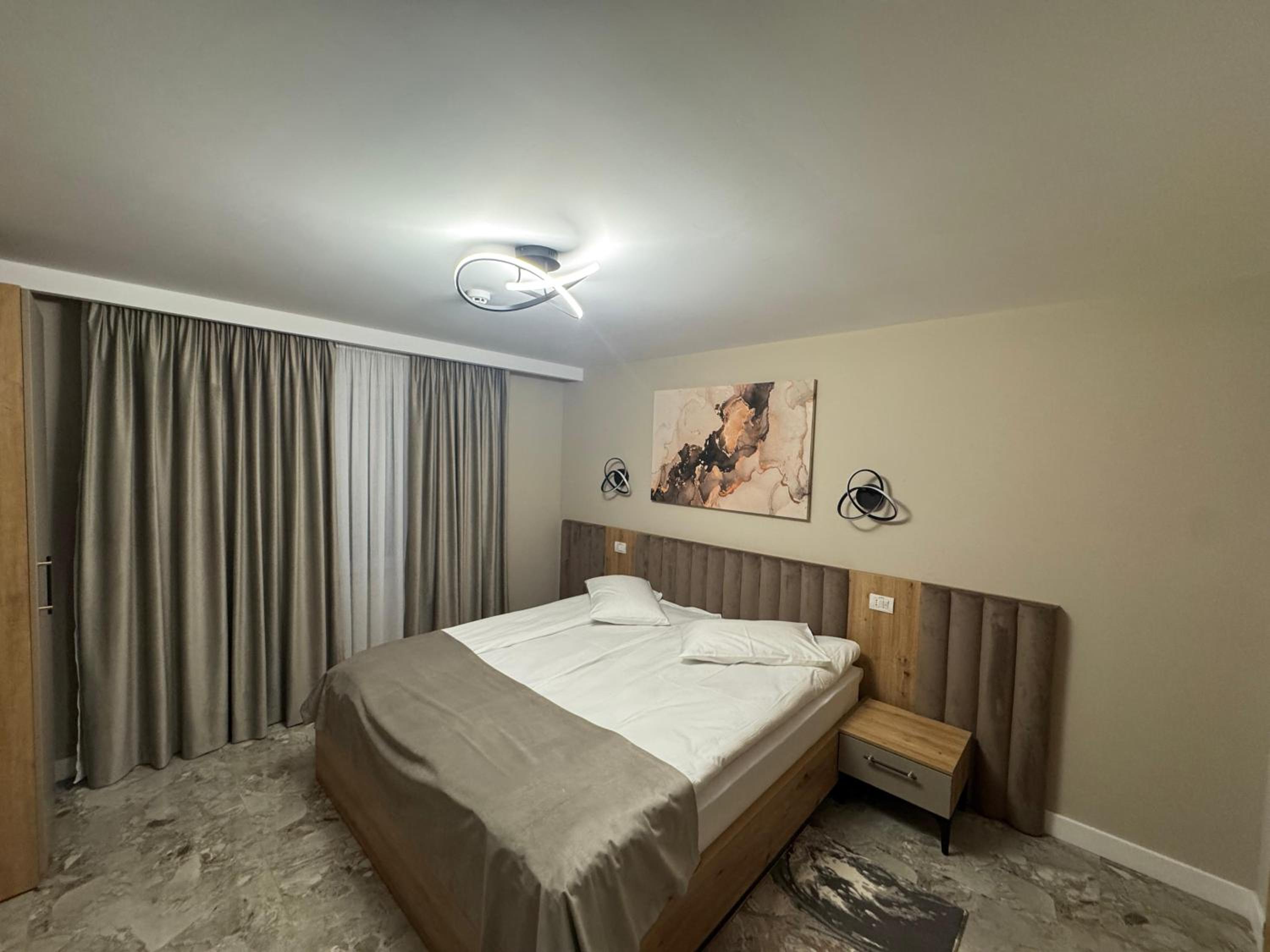 Deluxe King Room photo 3