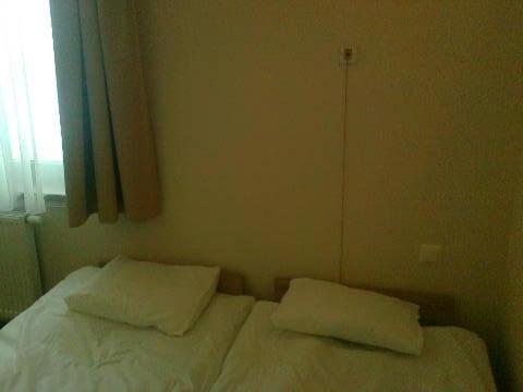 Double or Twin Room - Disability Access - Photo 1