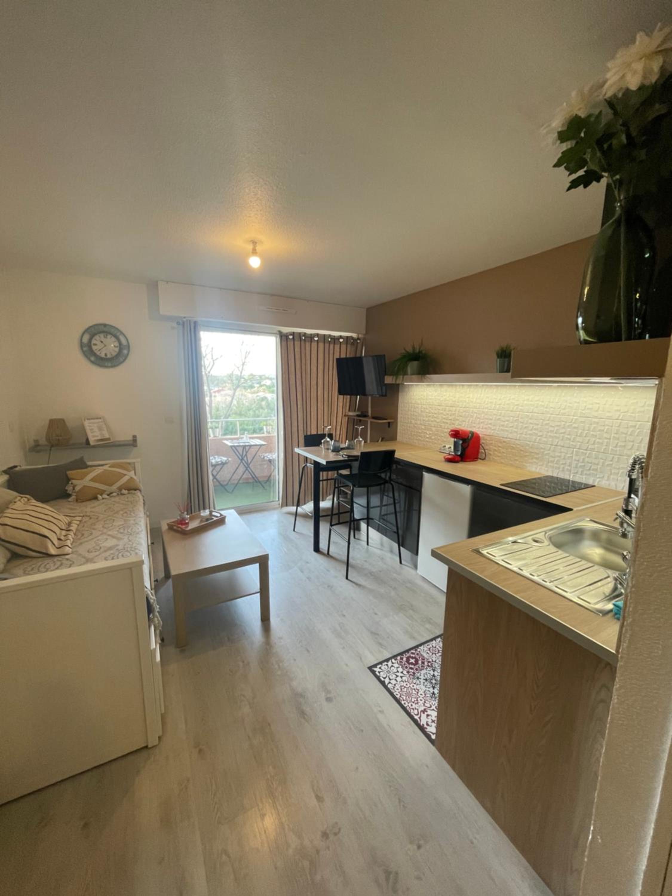 One-Bedroom Apartment