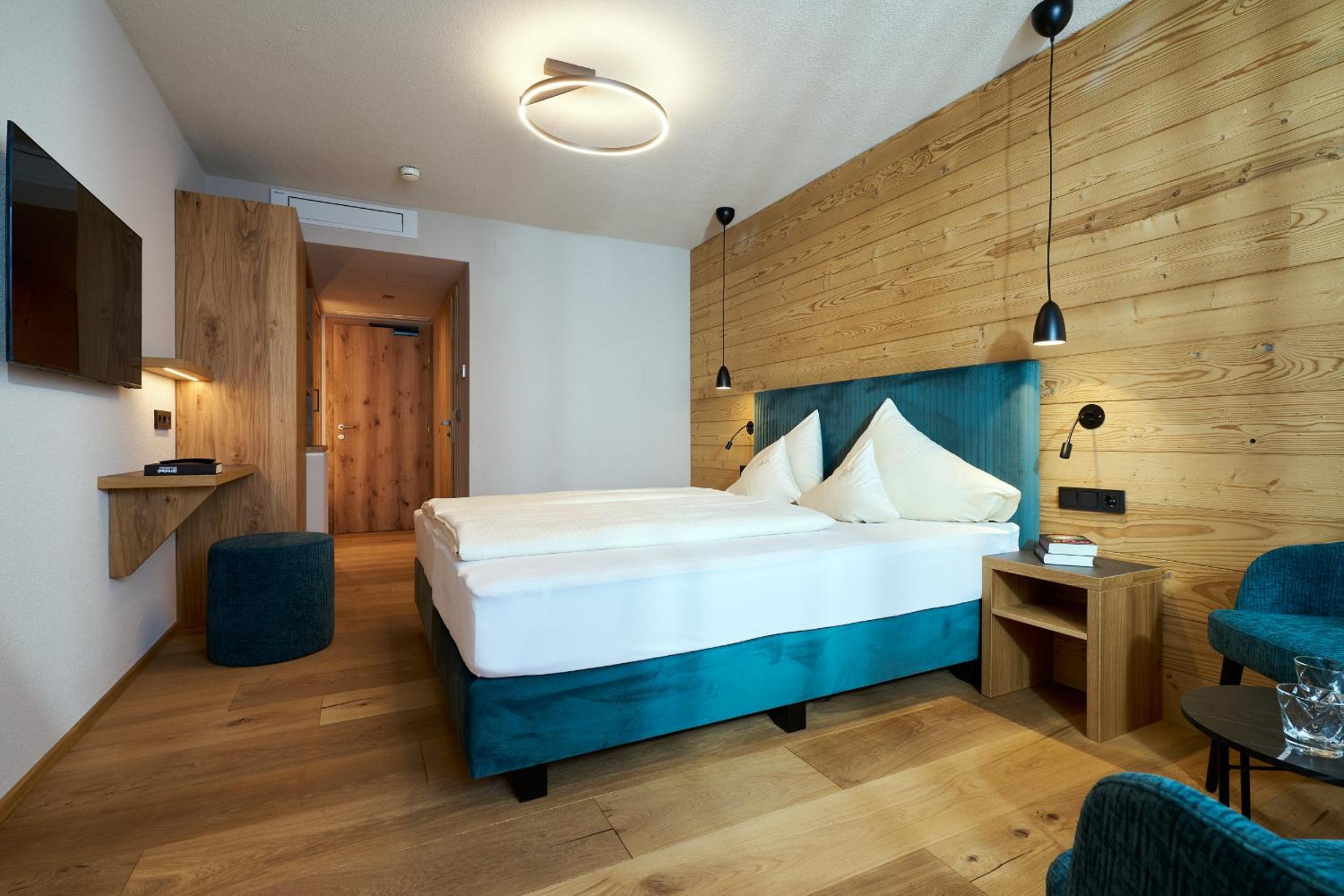 Deluxe Double Room with Balcony - Photo 1