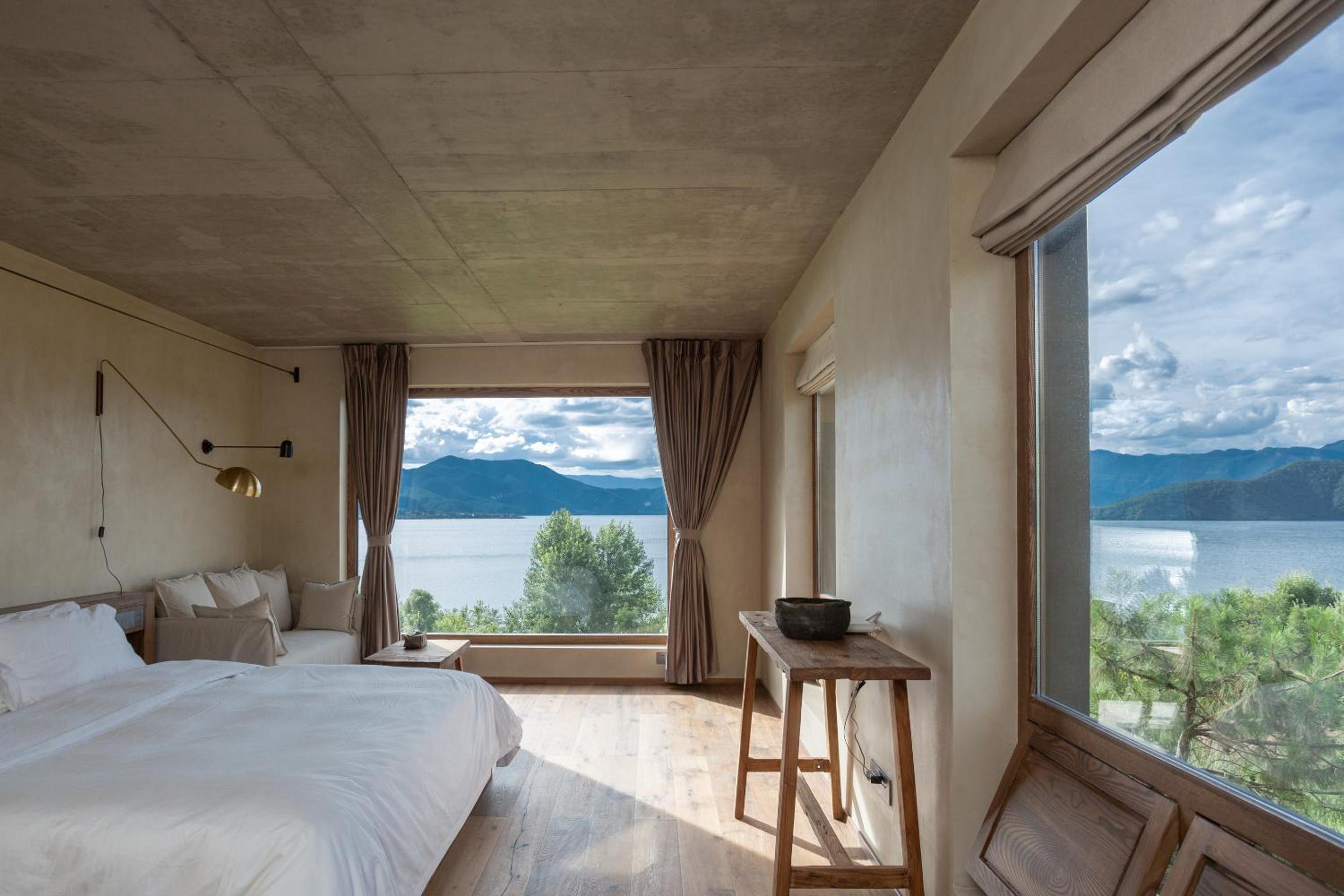 Double Room with Lake View photo 3