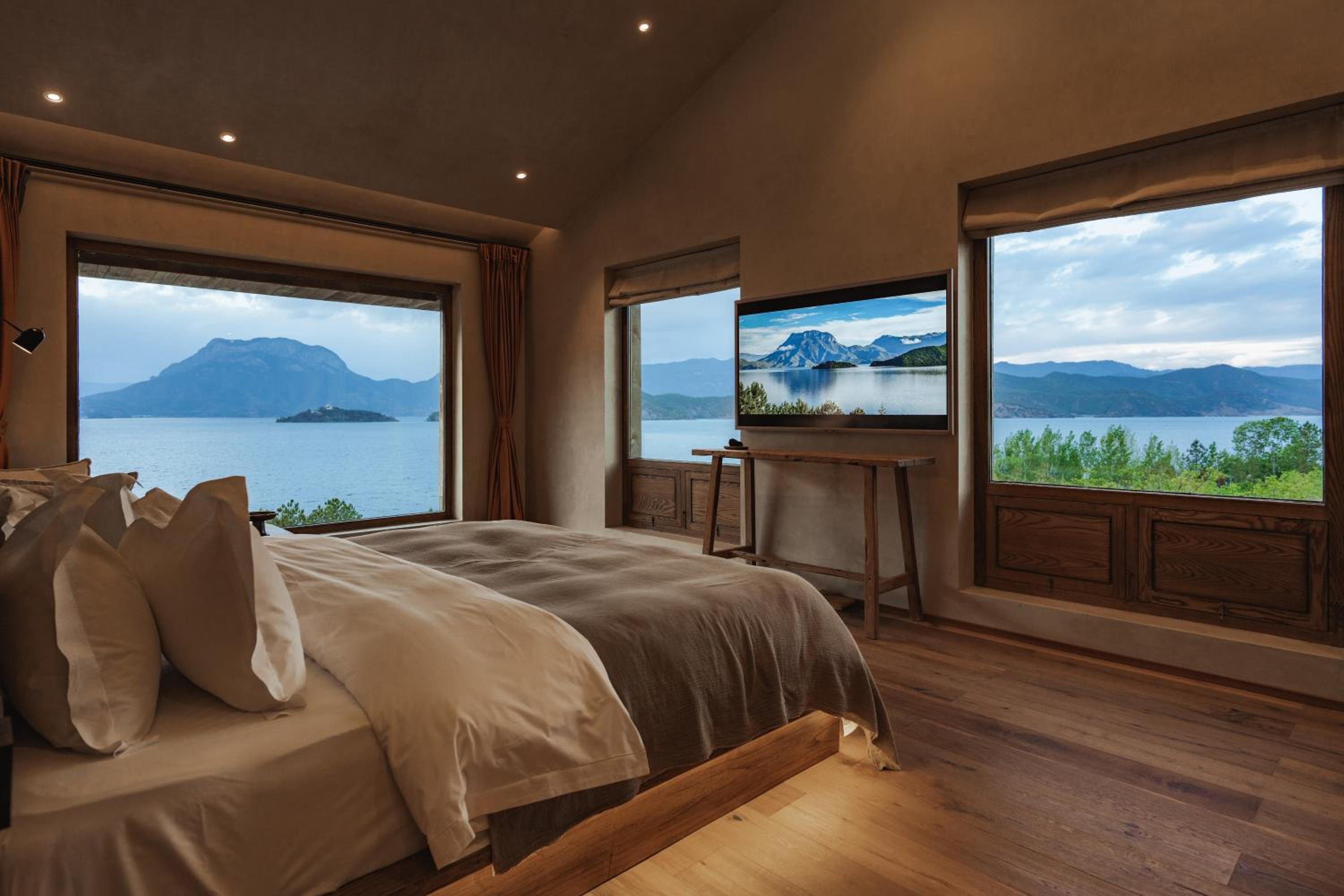 Double Room with Lake View photo 2