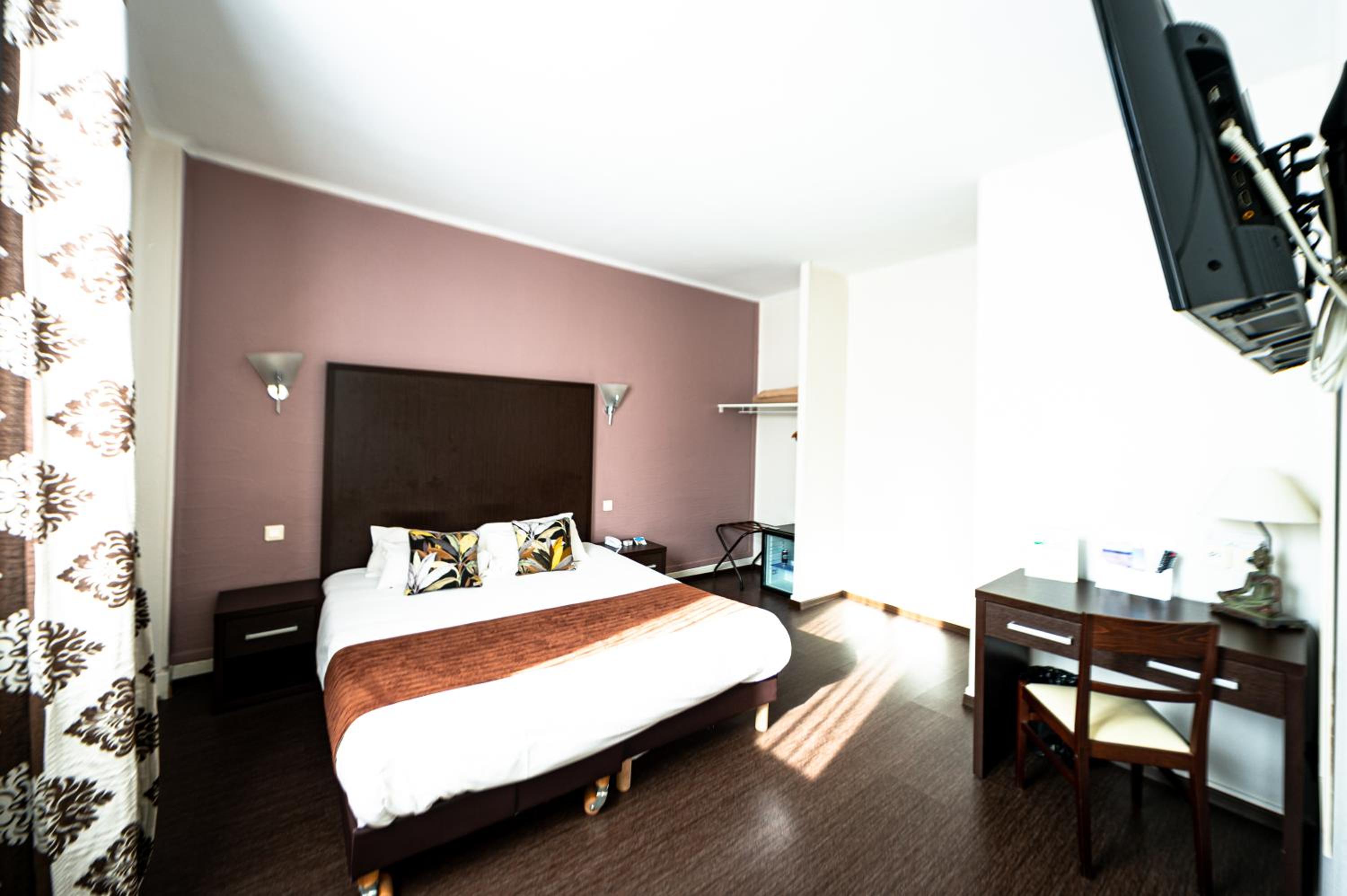 Comfort Double Room Terrace Side - Photo 3