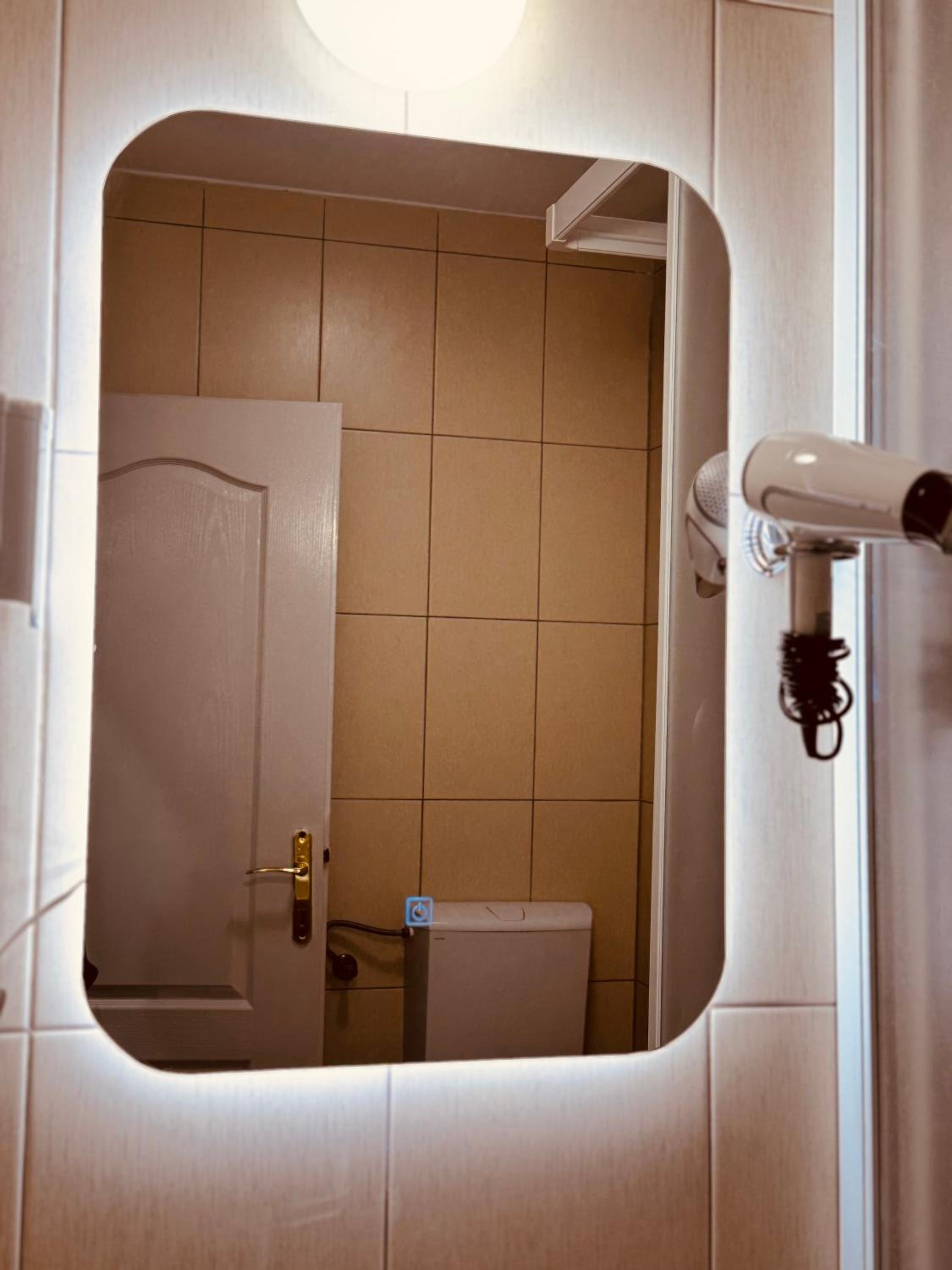 Double or Twin Room with Garden View photo 2