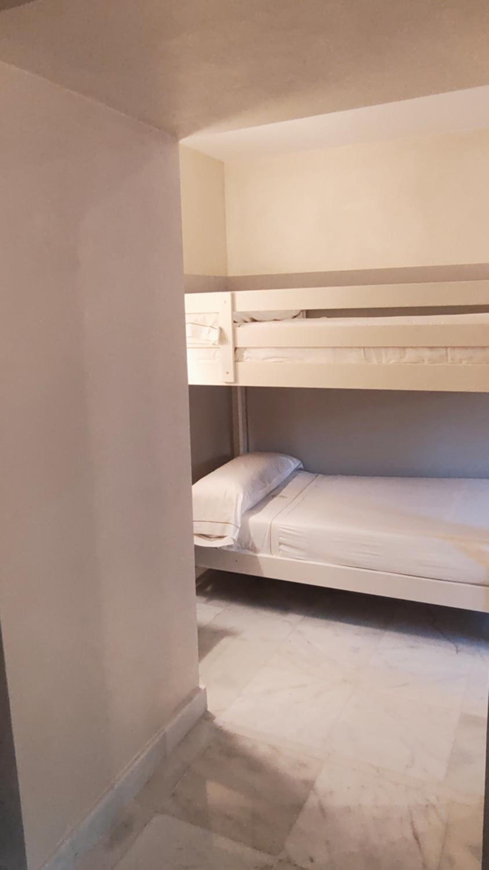 Quadruple Room with Bunk Beds - Photo 3