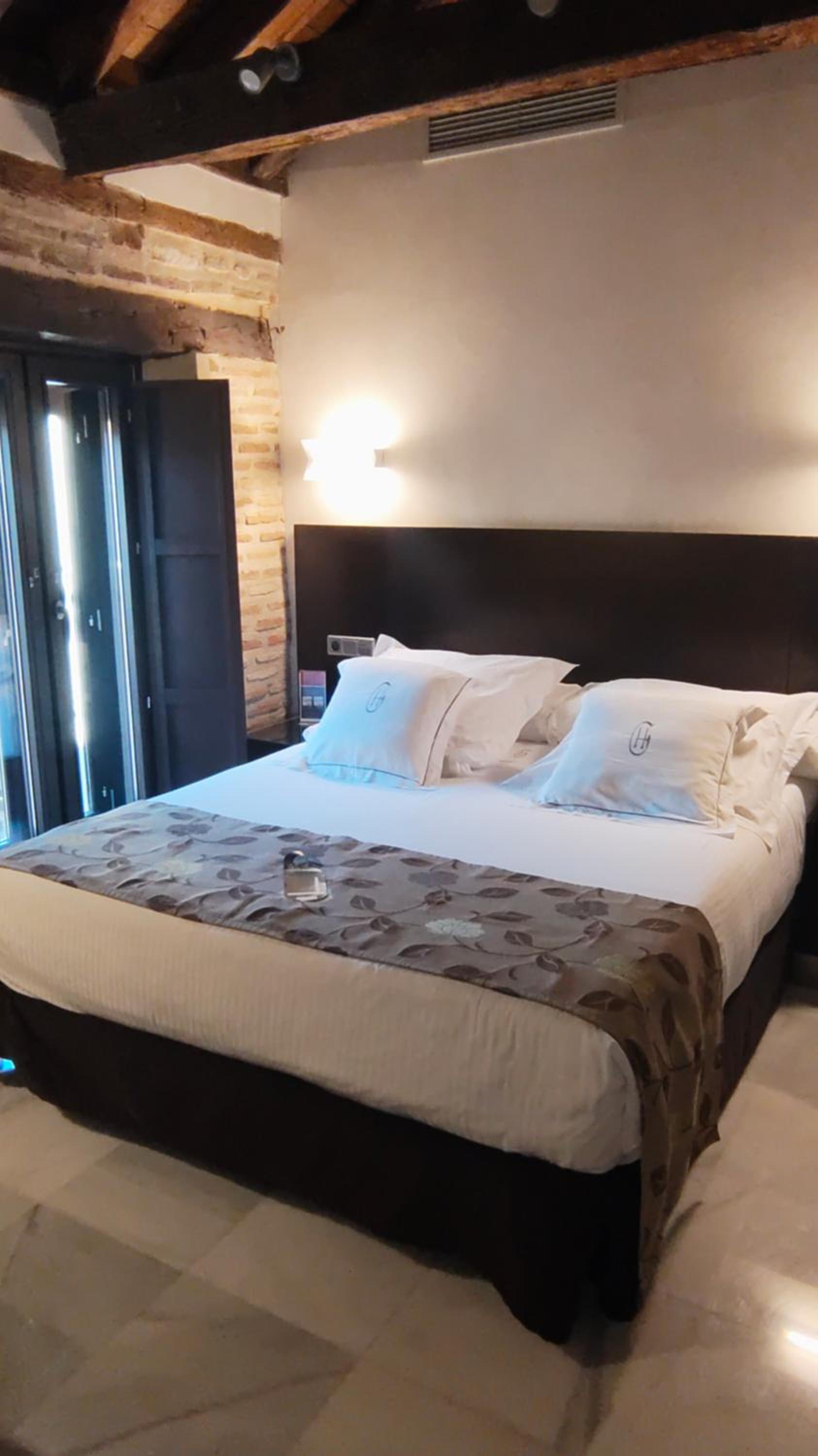 Quadruple Room with Bunk Beds - Photo 4