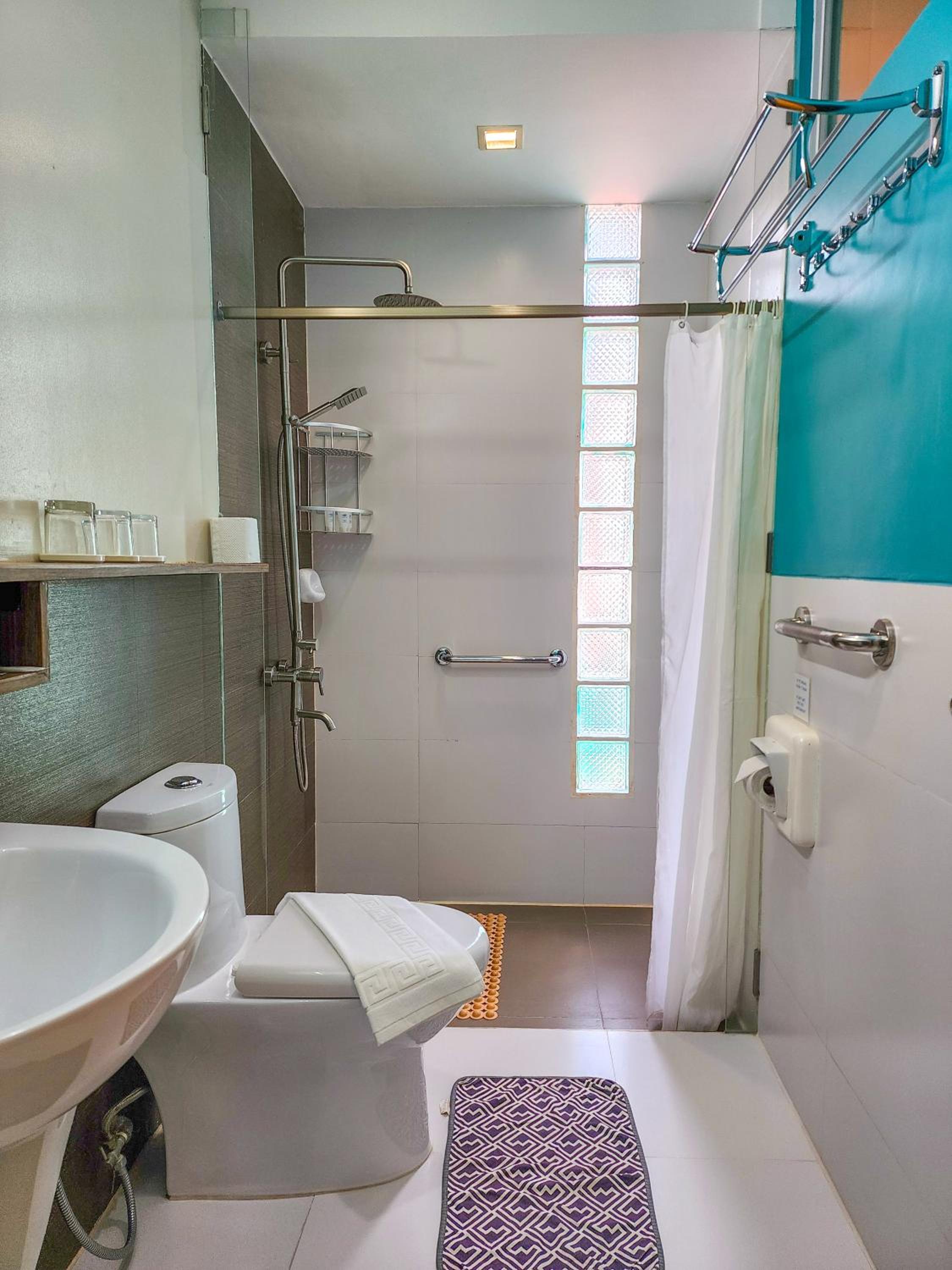 Standard Triple Room - Photo 8