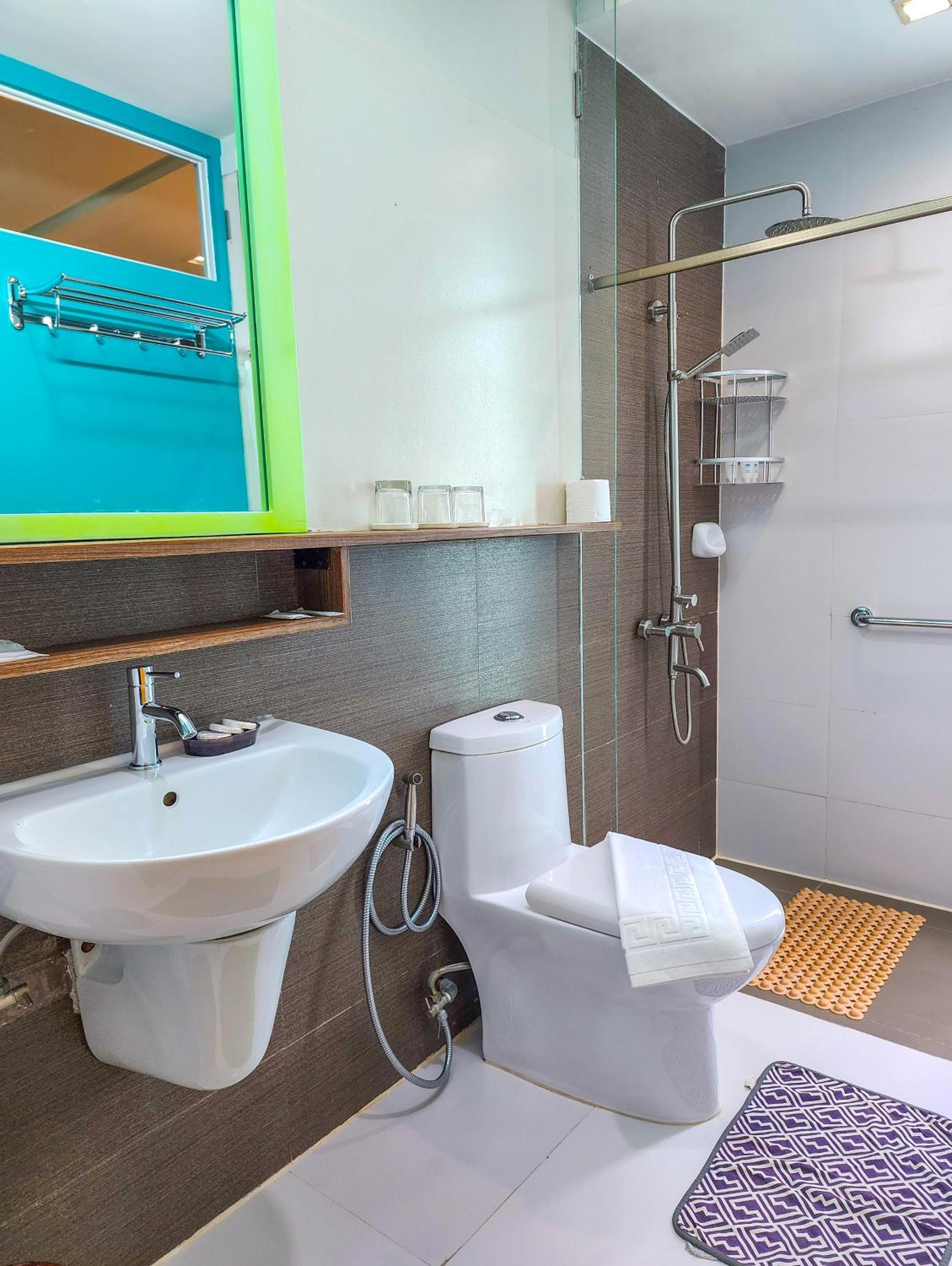 Standard Triple Room - Photo 9