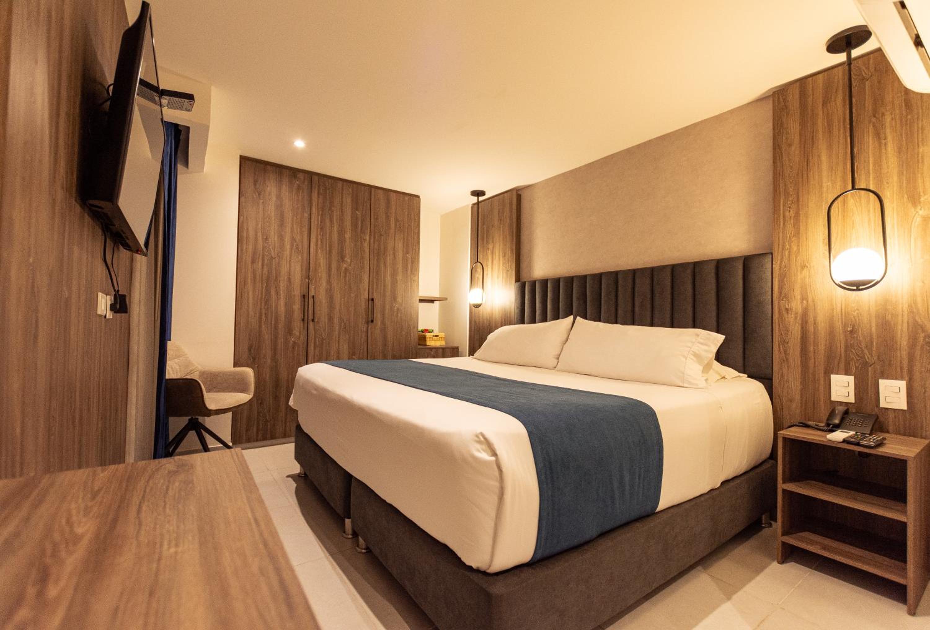 Standard King Room