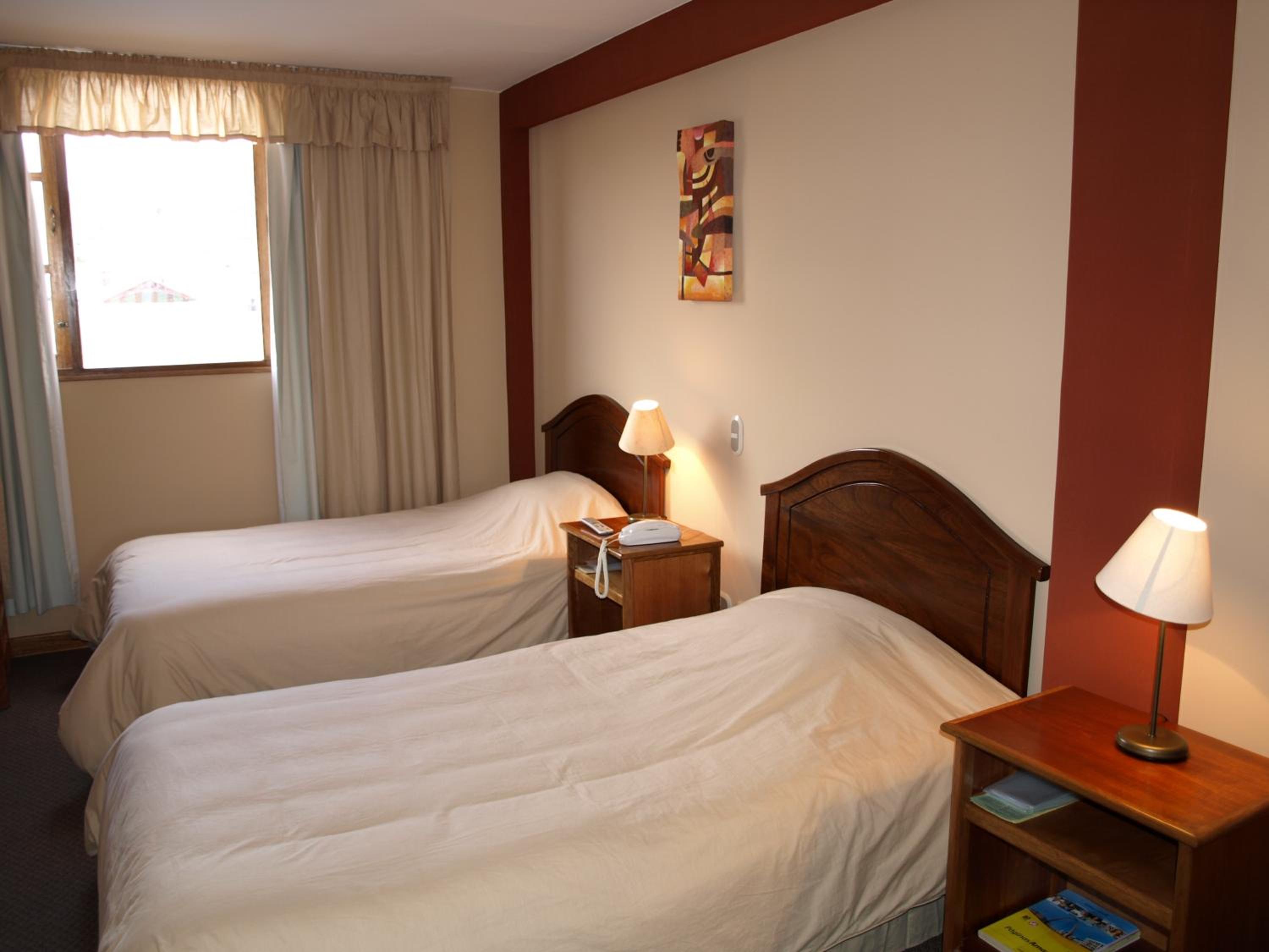 Twin Room - Photo 10