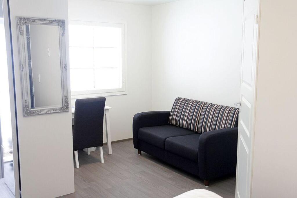 Standard Family Room - Photo 4