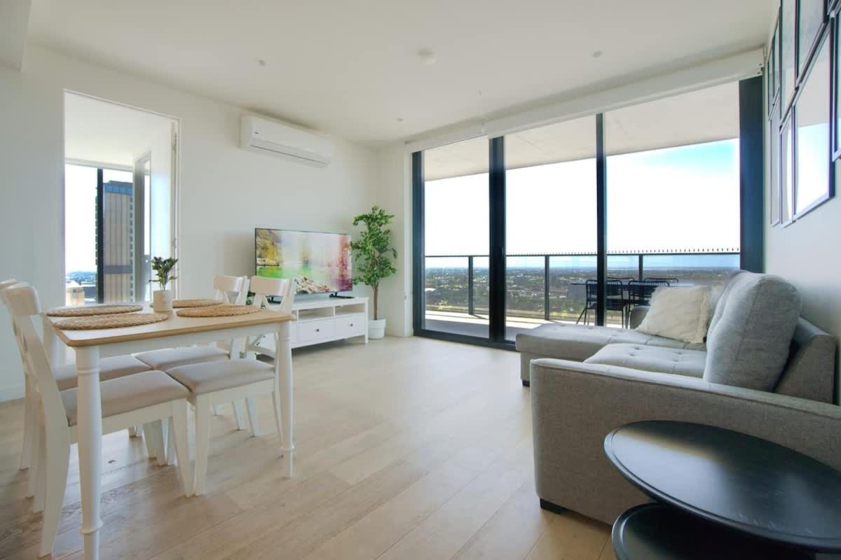Apartment with View and Balcony photo 3