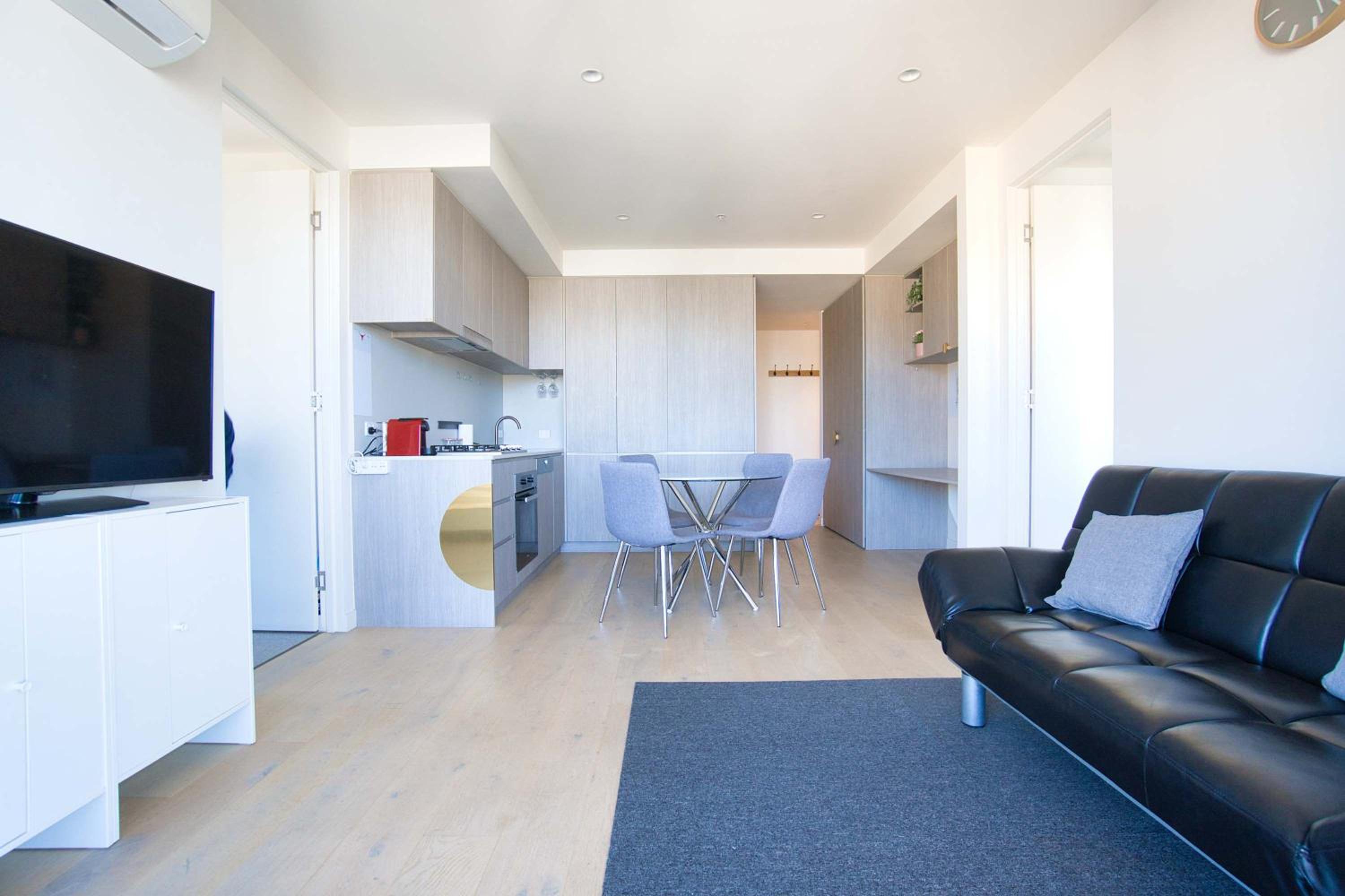 Apartment With View And Balcony photo 3