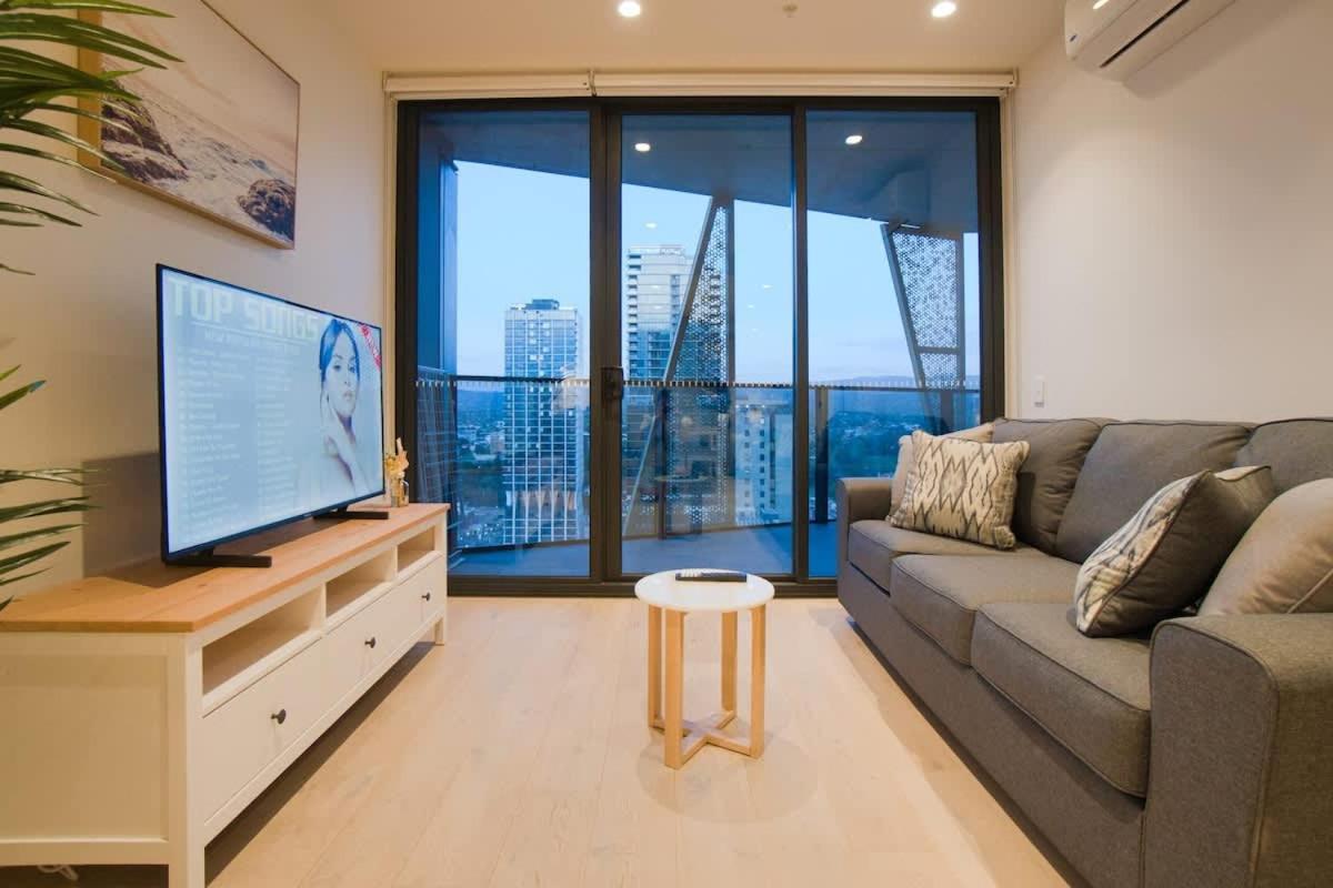 Apartment With View And Balcony photo 1