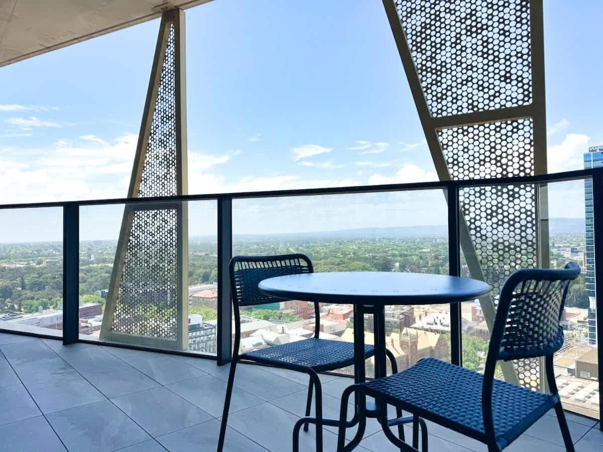Apartment With View And Balcony photo 2