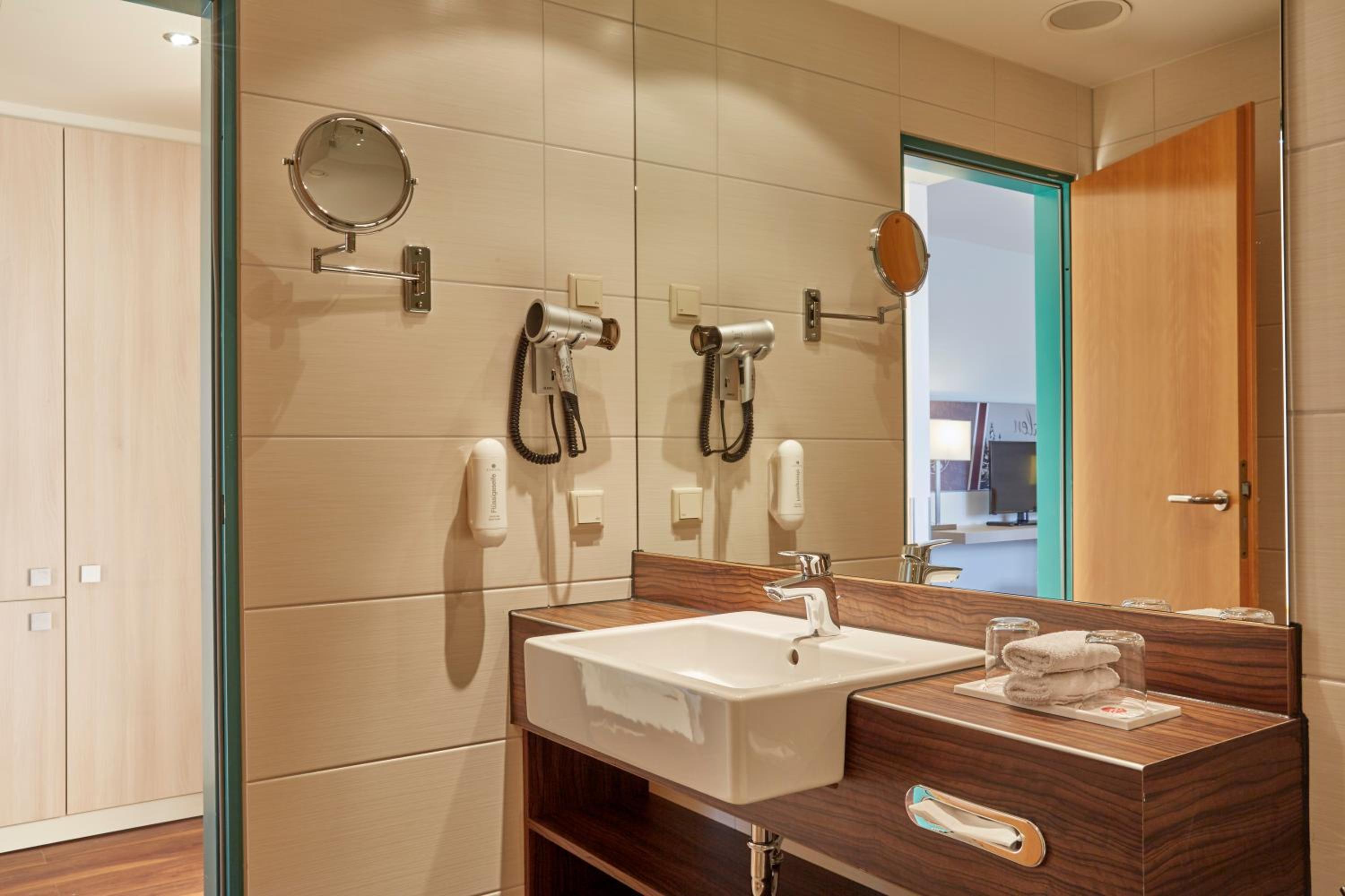 Comfort Double or Twin Room - Photo 7