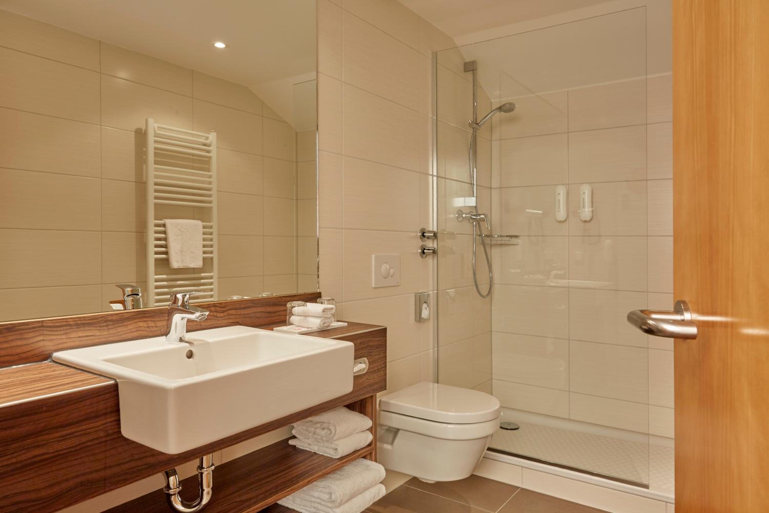 Comfort Double or Twin Room thumbnail 6