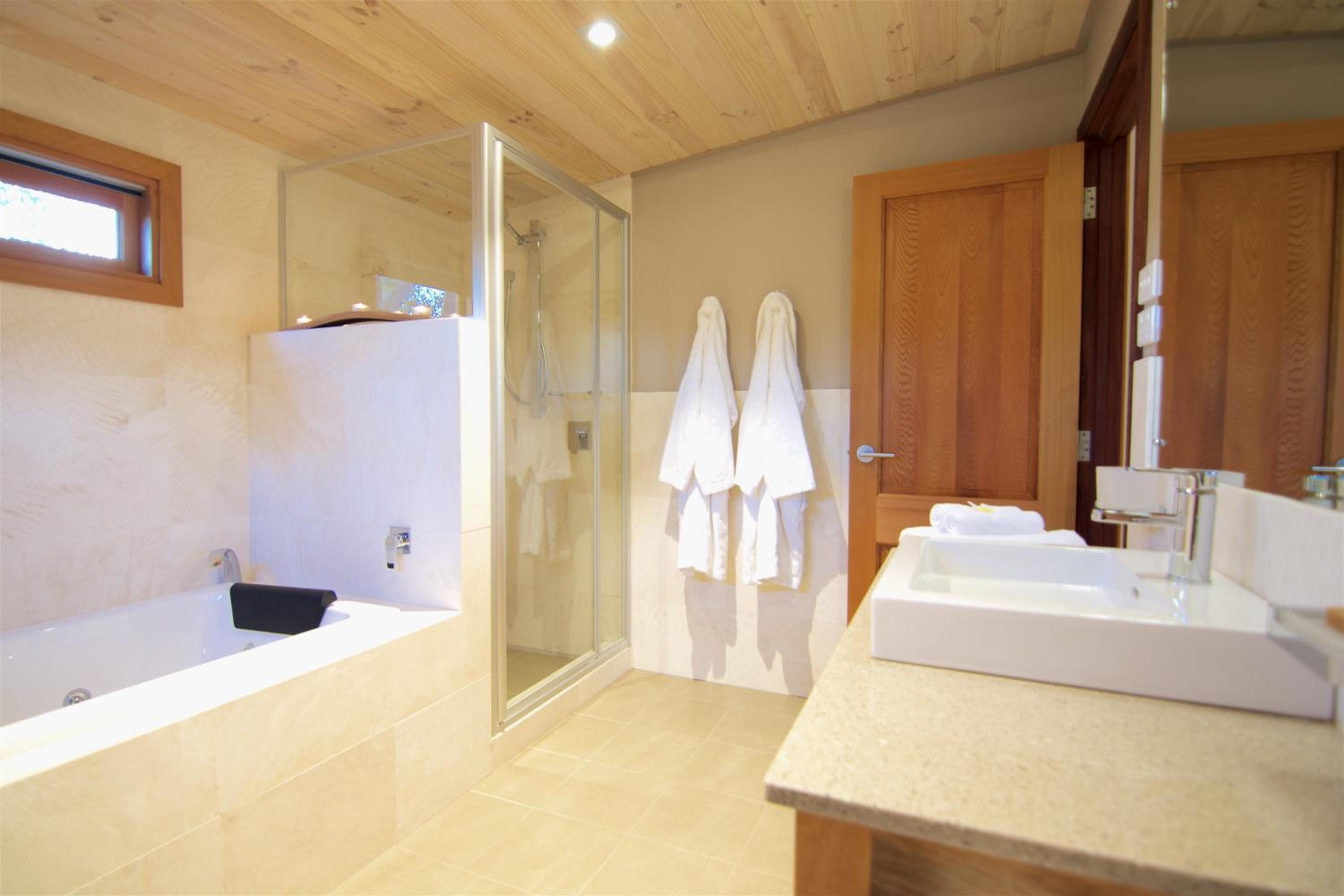 Mira- spacious one bedroom spa villa photo 3