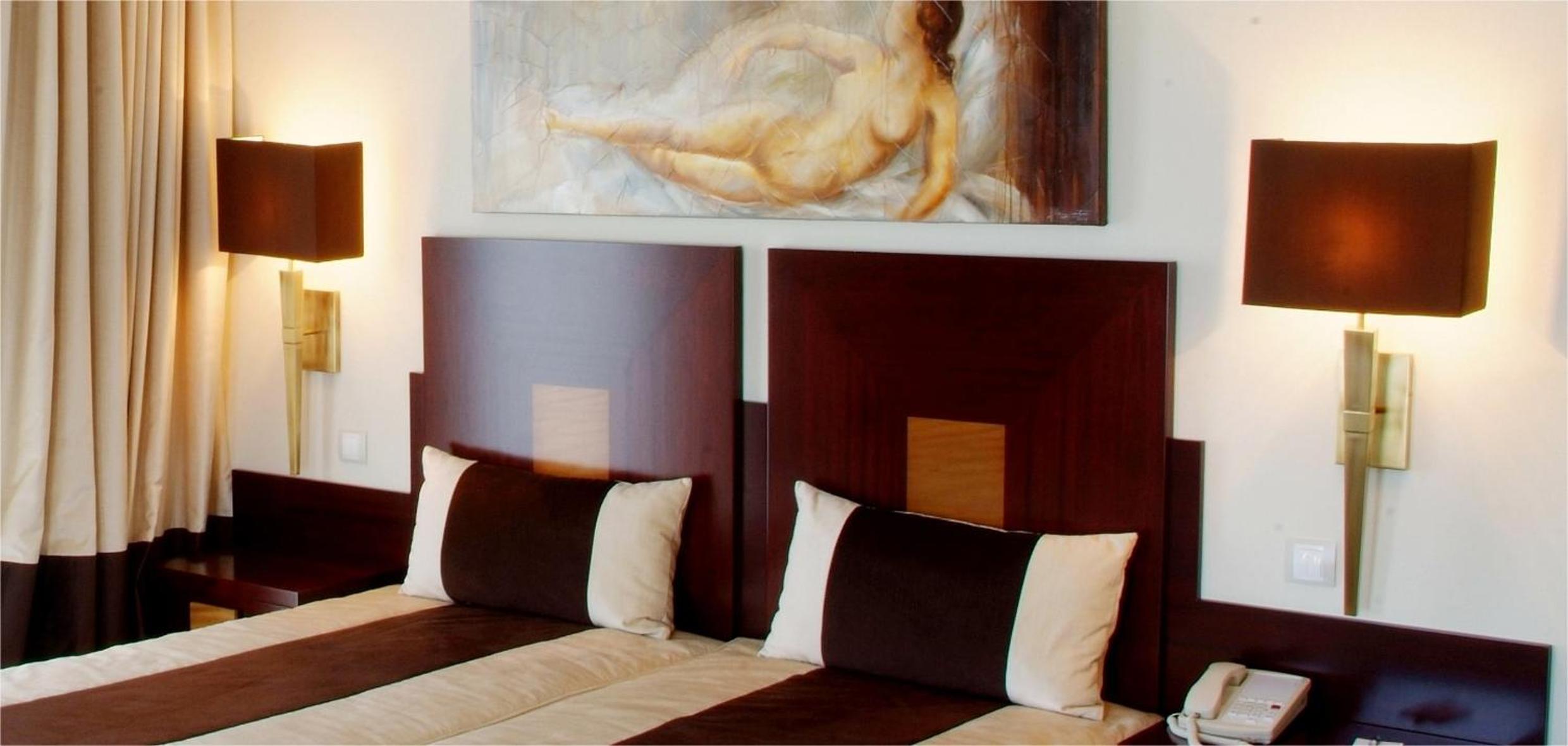 Twin Room with Back View - Photo 3