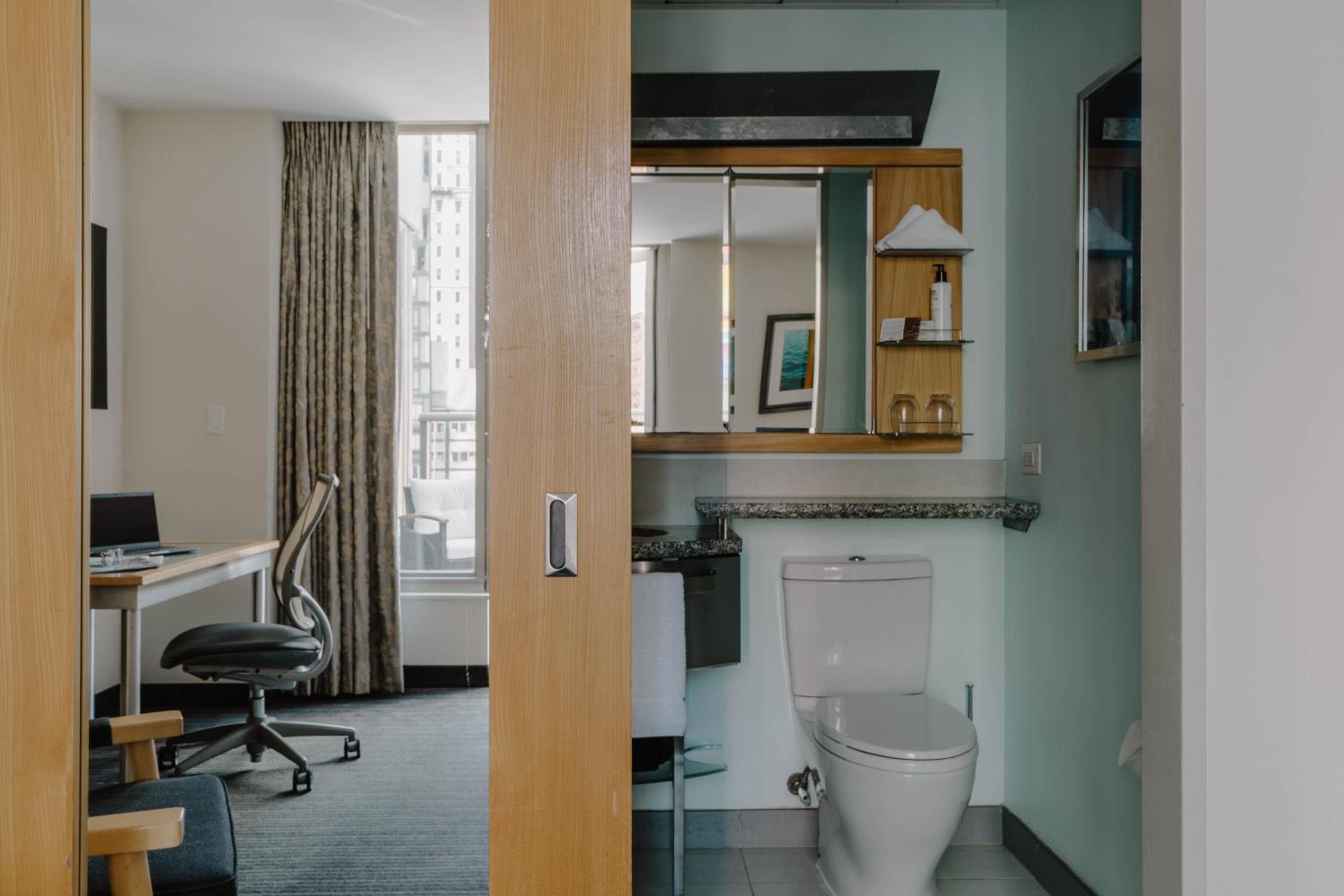 Double Room thumbnail 6