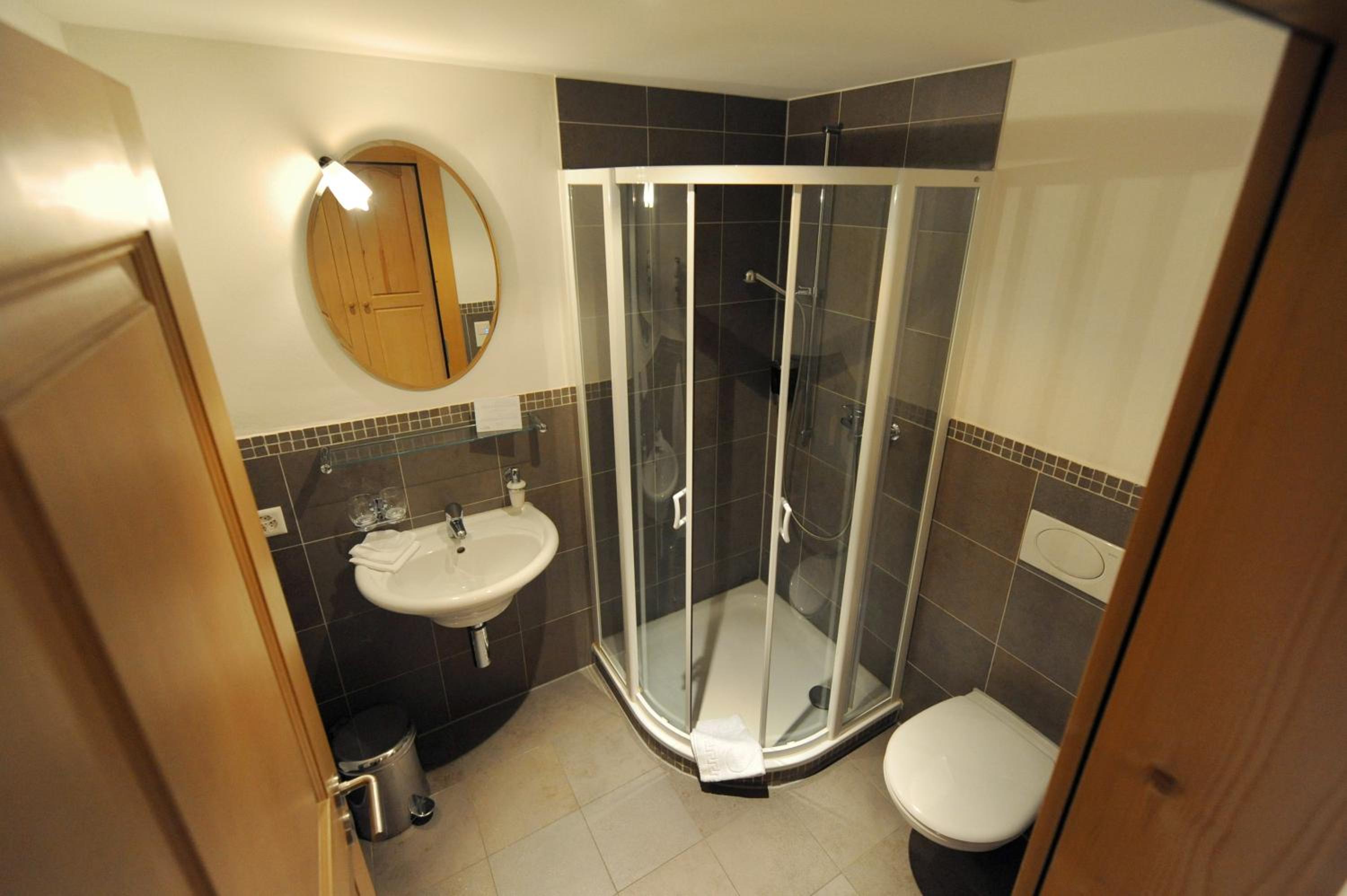 Deluxe Double Room - Photo 8