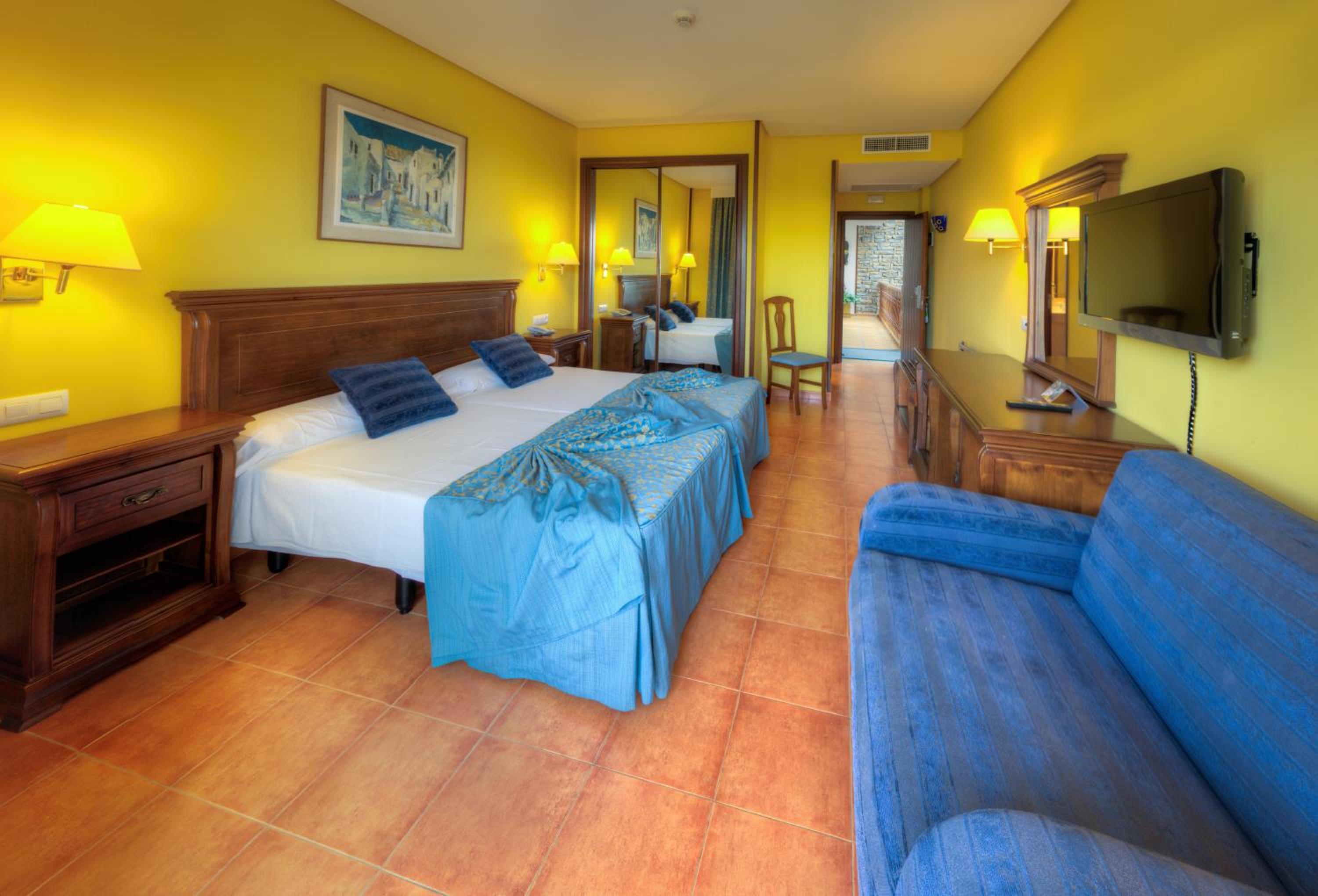 Double or Twin Room photo 3