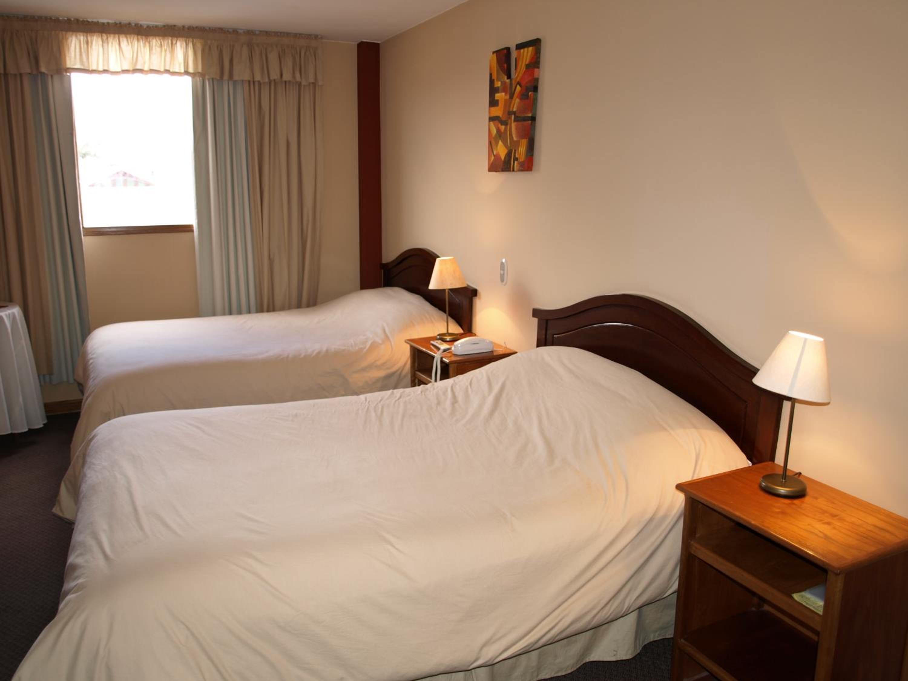 Twin Room - Photo 8