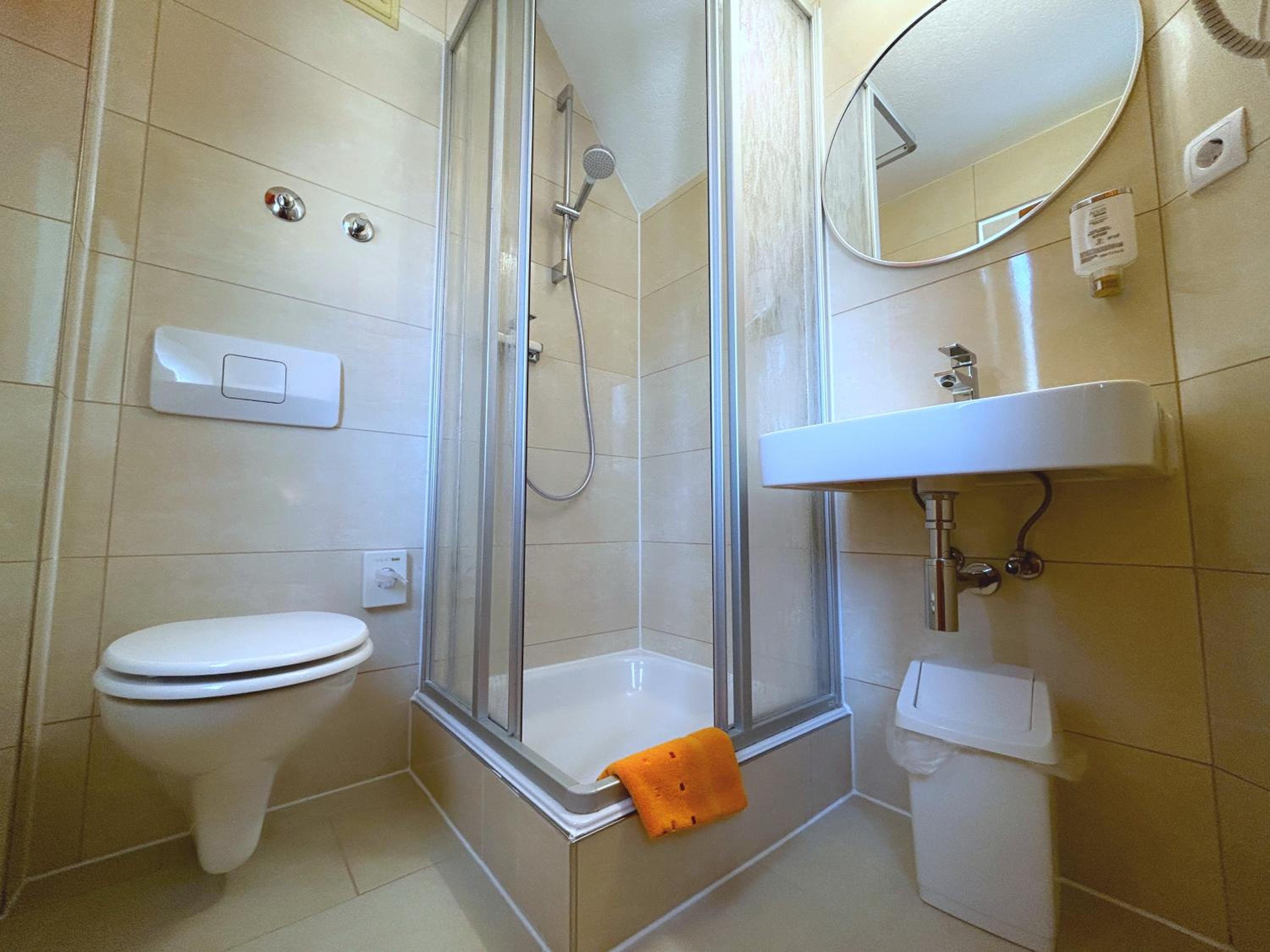 Triple Room with Private Bathroom photo 2