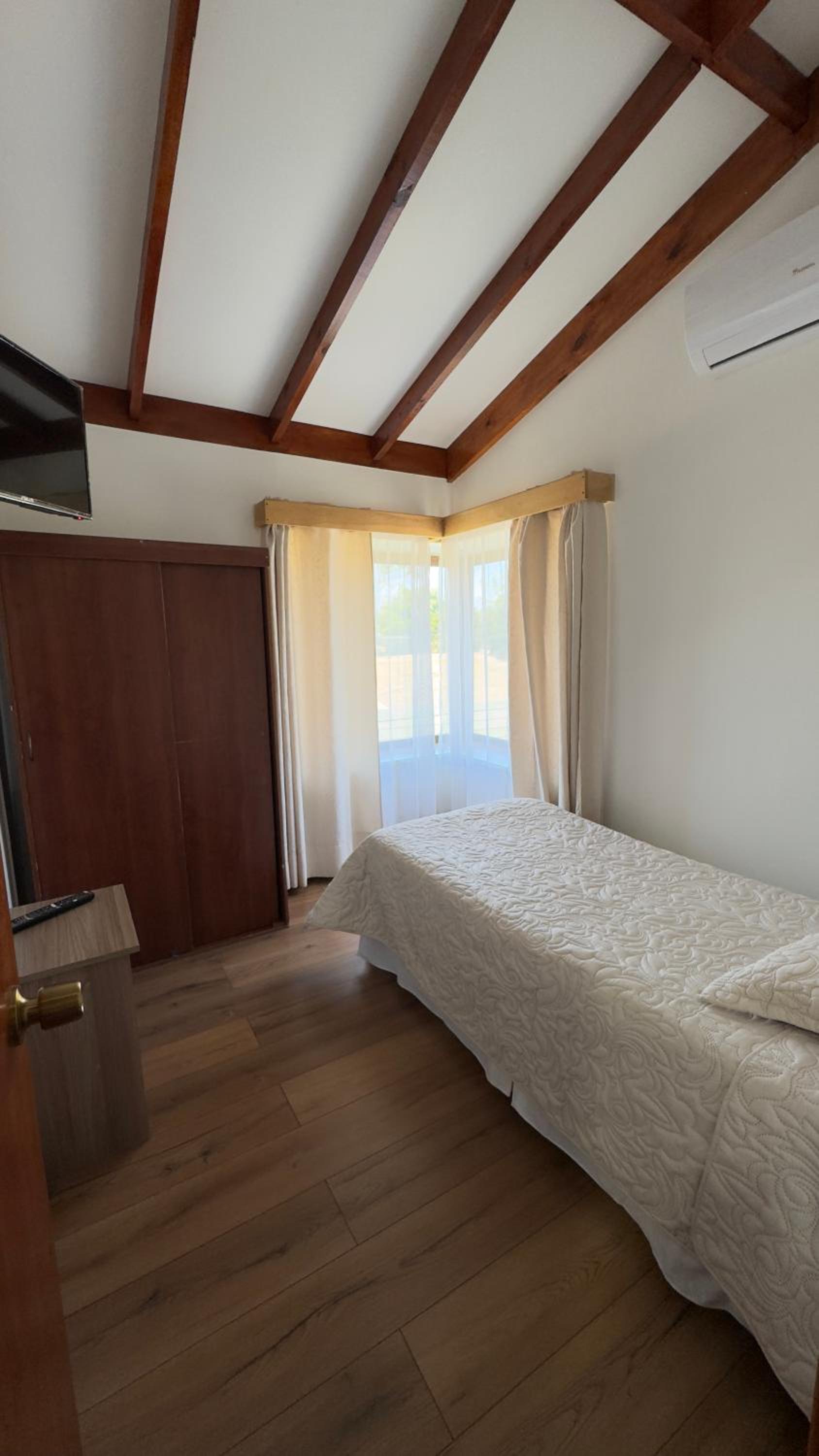 Single Room With Shared Bathroom photo 3