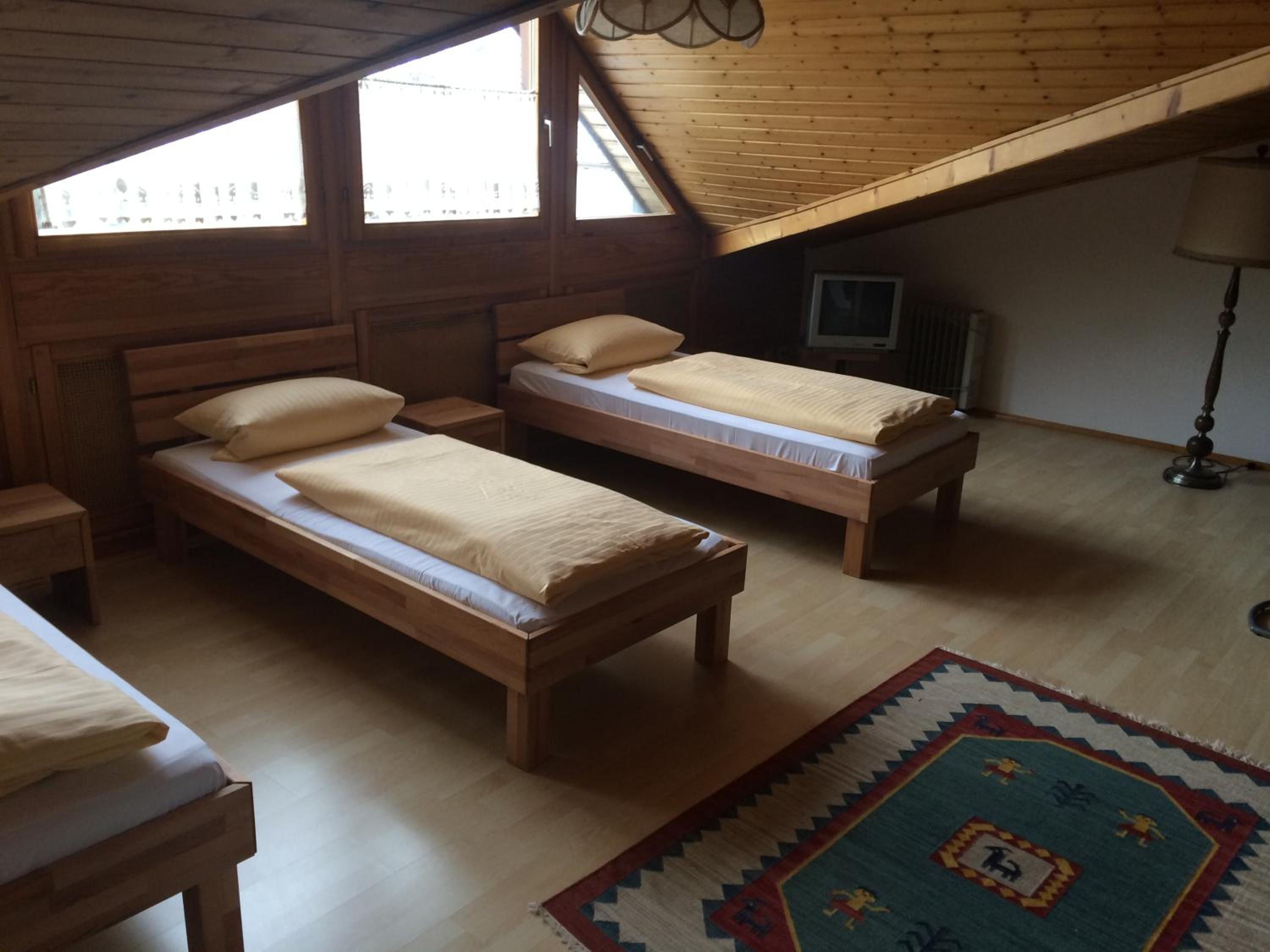 Triple Room with Private Bathroom - Photo 3