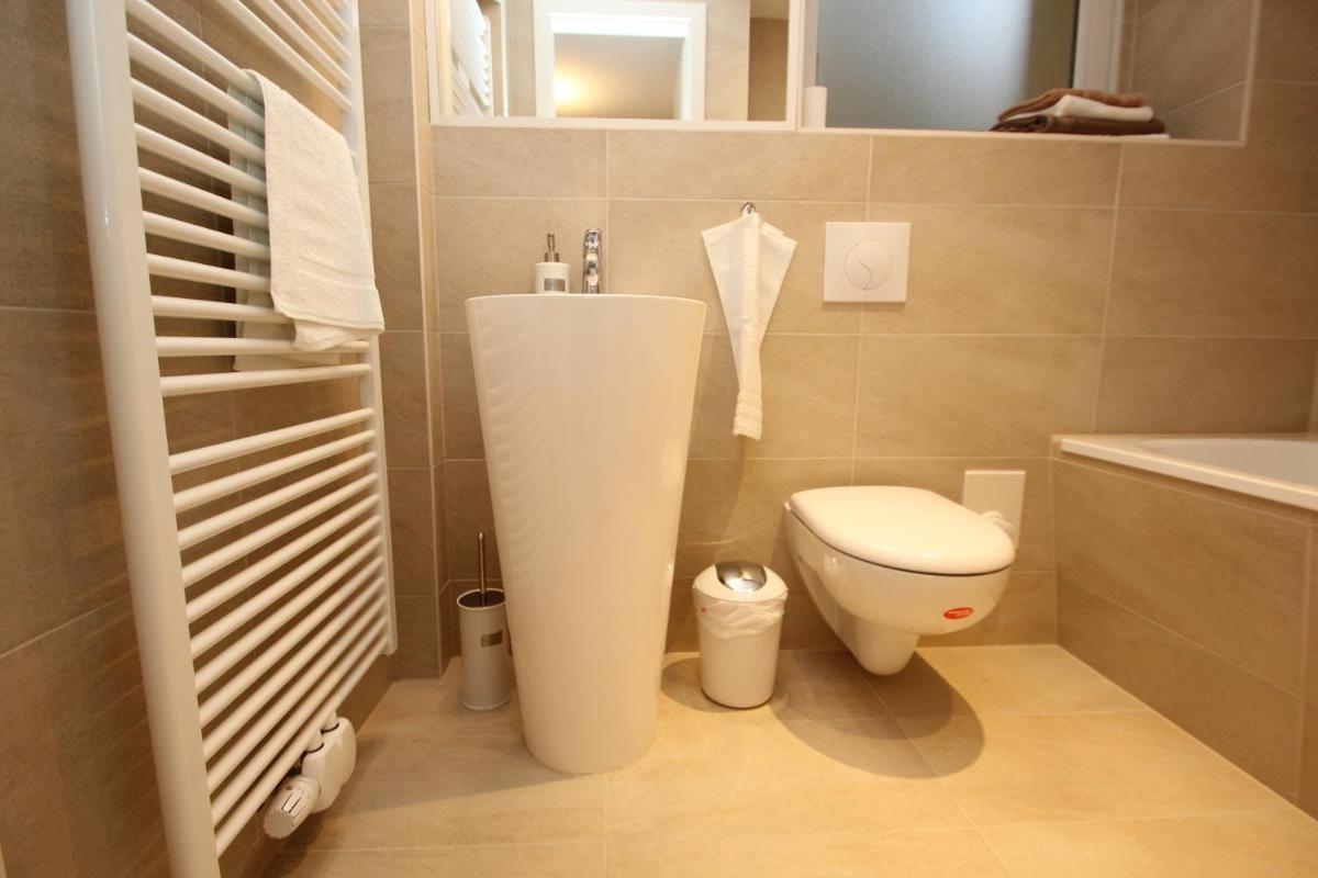 Three-Bedroom Apartment photo 2