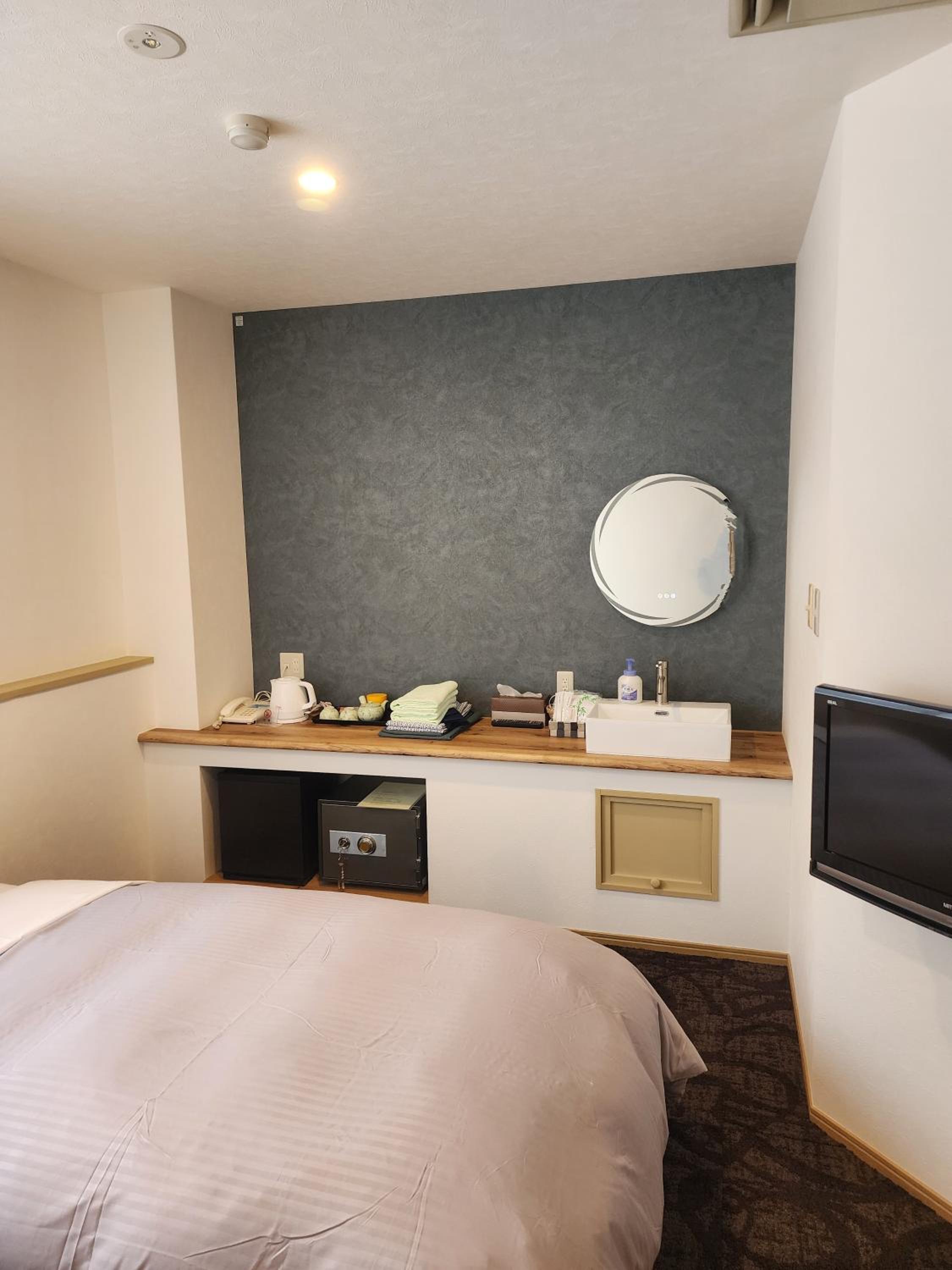 Twin Room with Shower