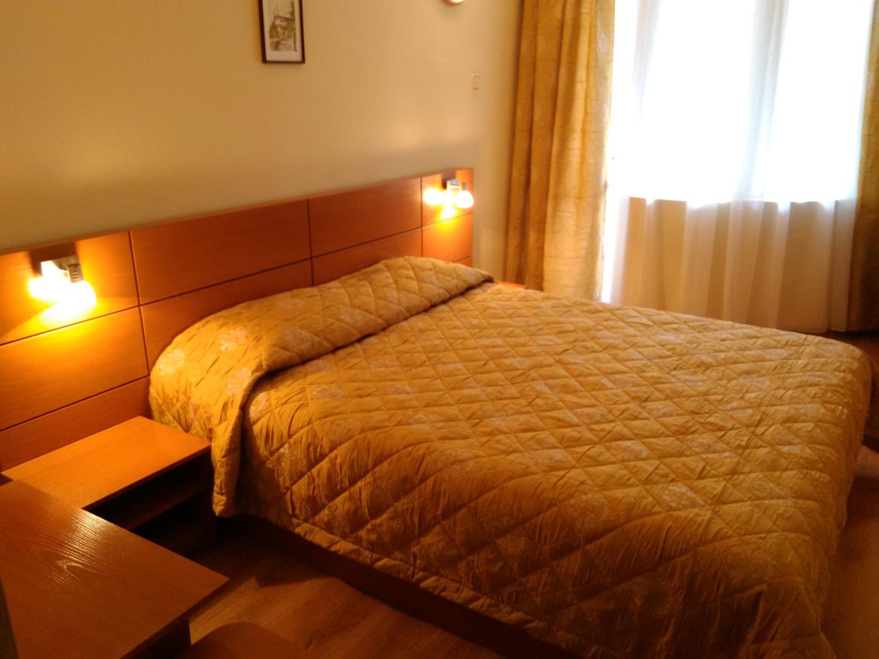 Deluxe Double Room with Balcony photo 3
