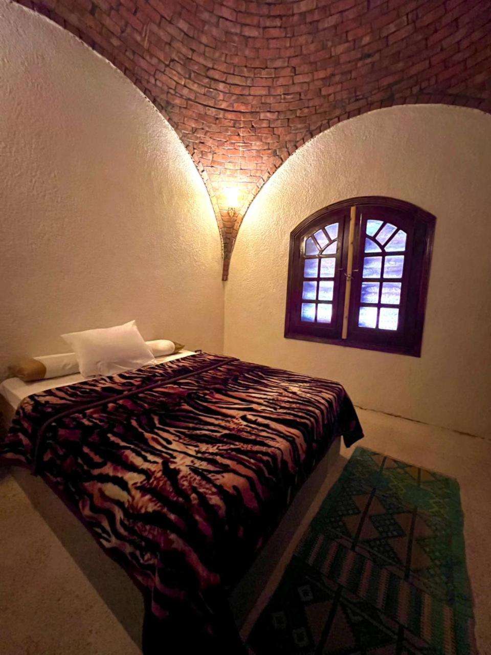 Double Room With Shared Bathroom photo 2