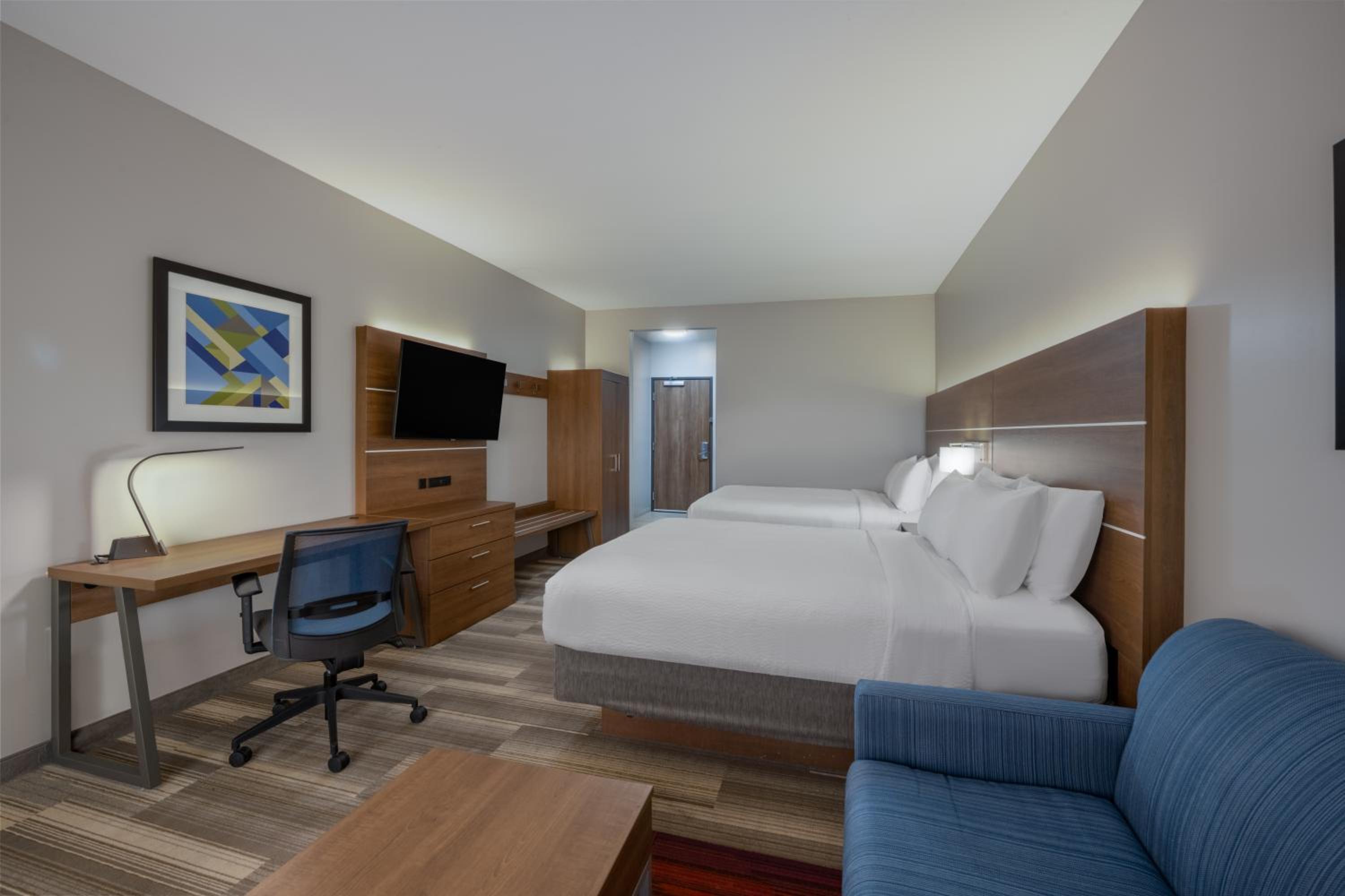Suite with Two Queen Beds and Roll-in Shower - Communications Access - Photo 1