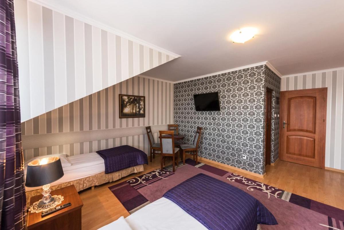Quadruple Room with Private Bathroom photo 3