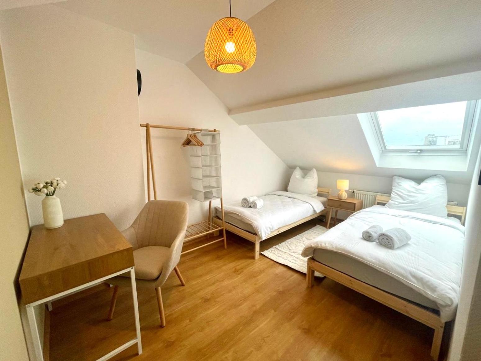 Three-Bedroom Apartment - High Floor photo 3