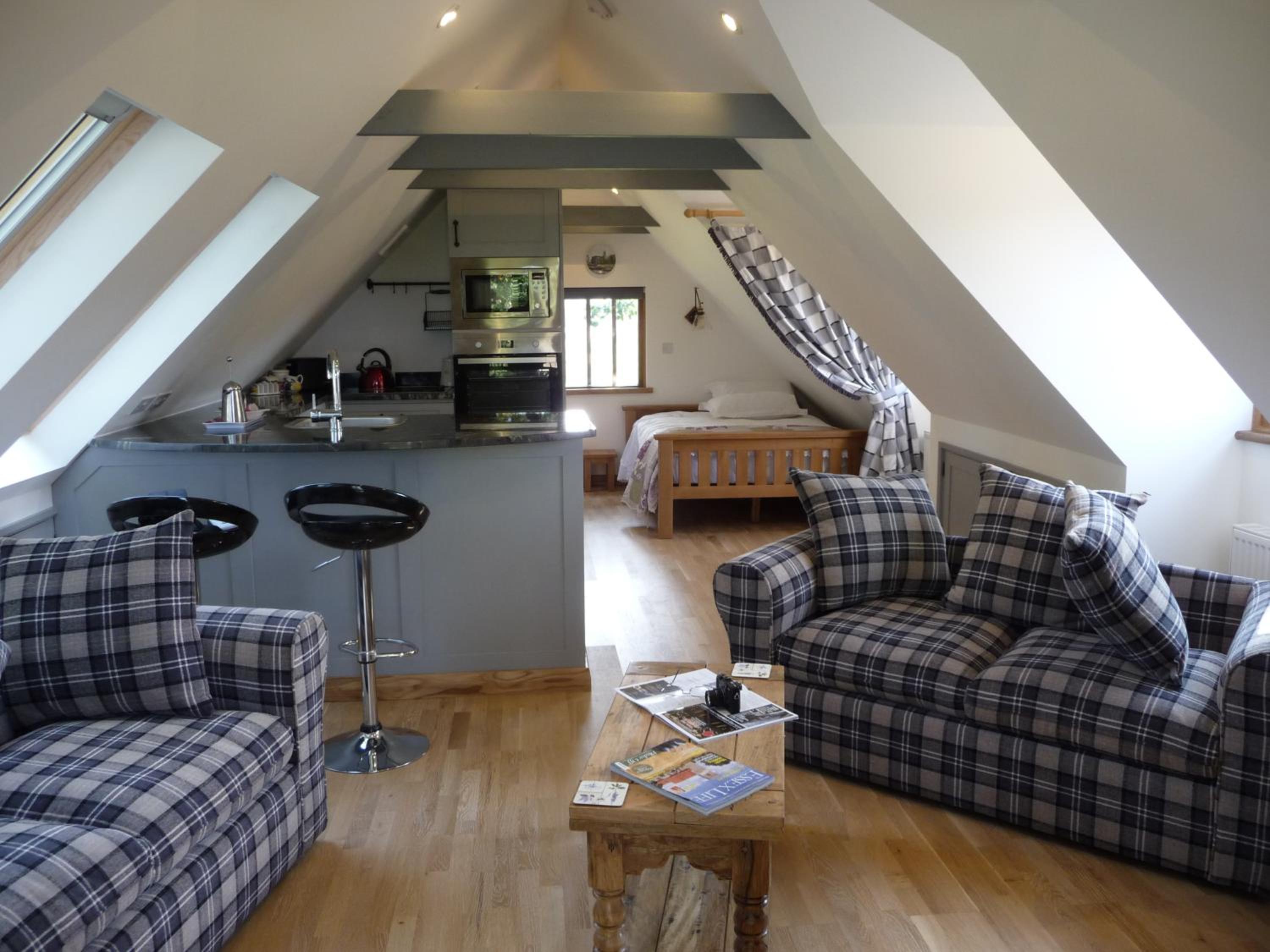 Studio Apartment - Photo 22